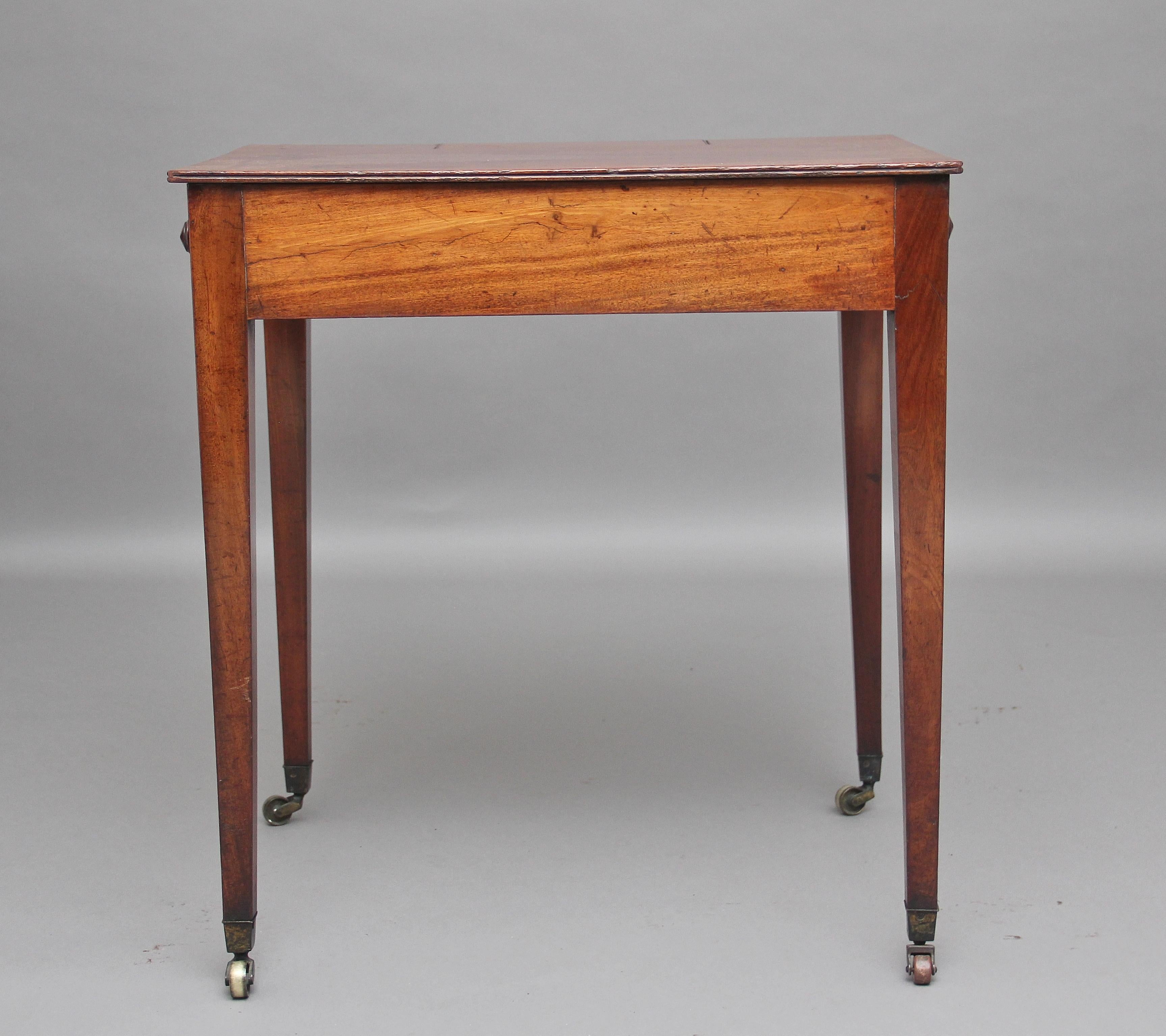 Early 19th Century Mahogany Writing Table In Good Condition For Sale In Martlesham, GB