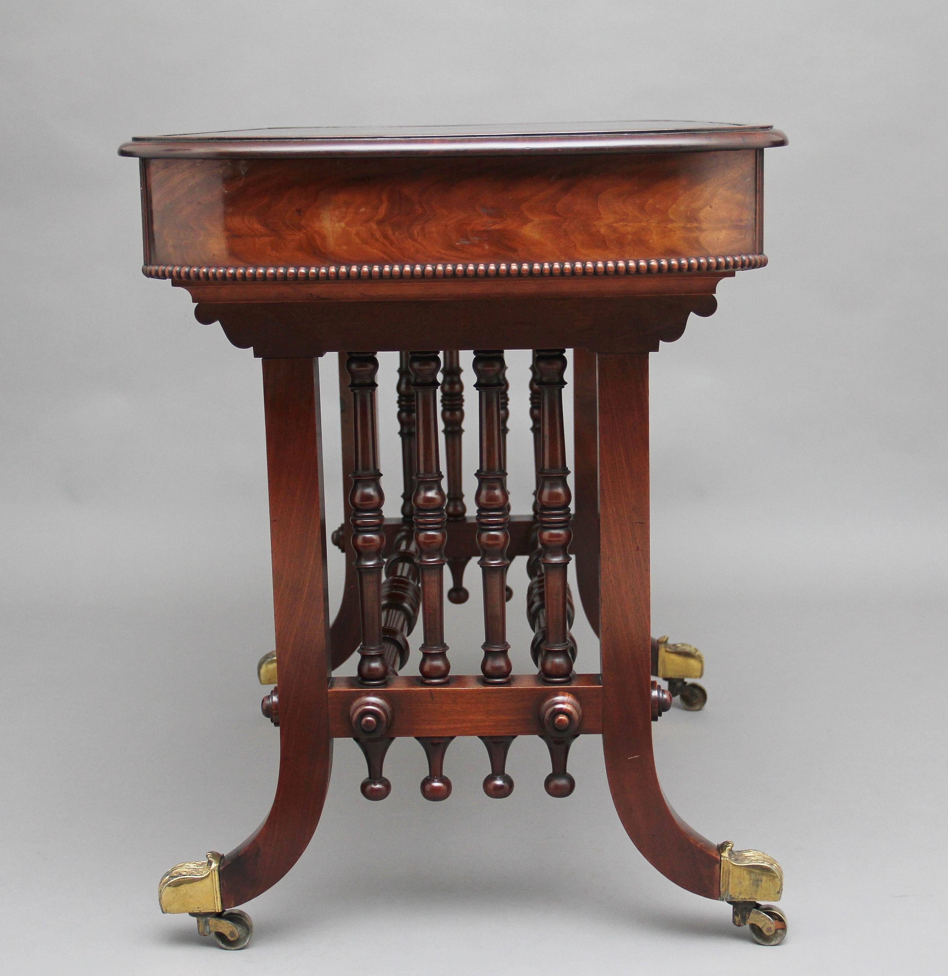 Early 19th Century Mahogany Writing Table In Good Condition In Martlesham, GB