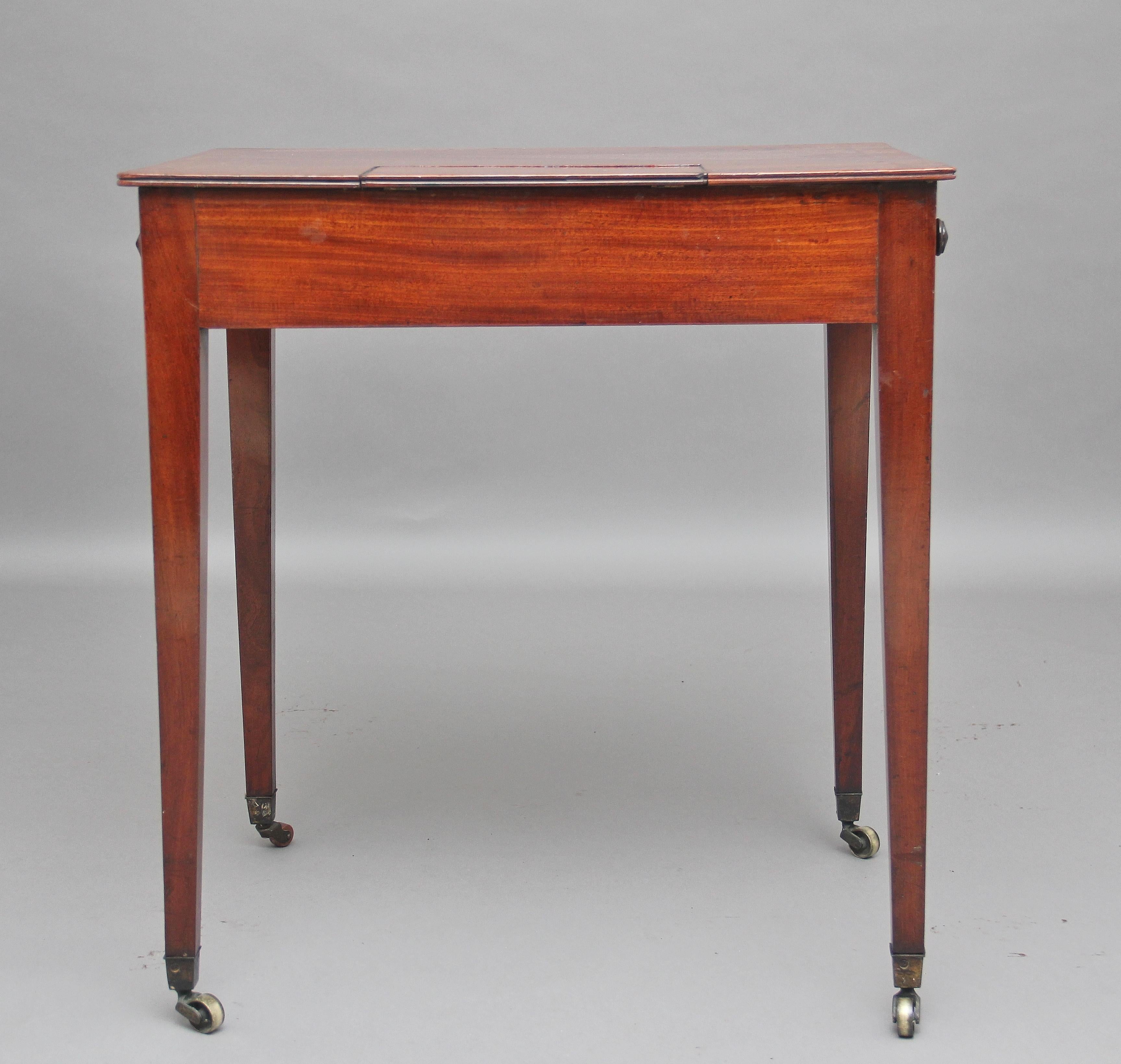 Mahagoni-Schreibtisch aus dem frühen 19. Jahrhundert im Angebot 1