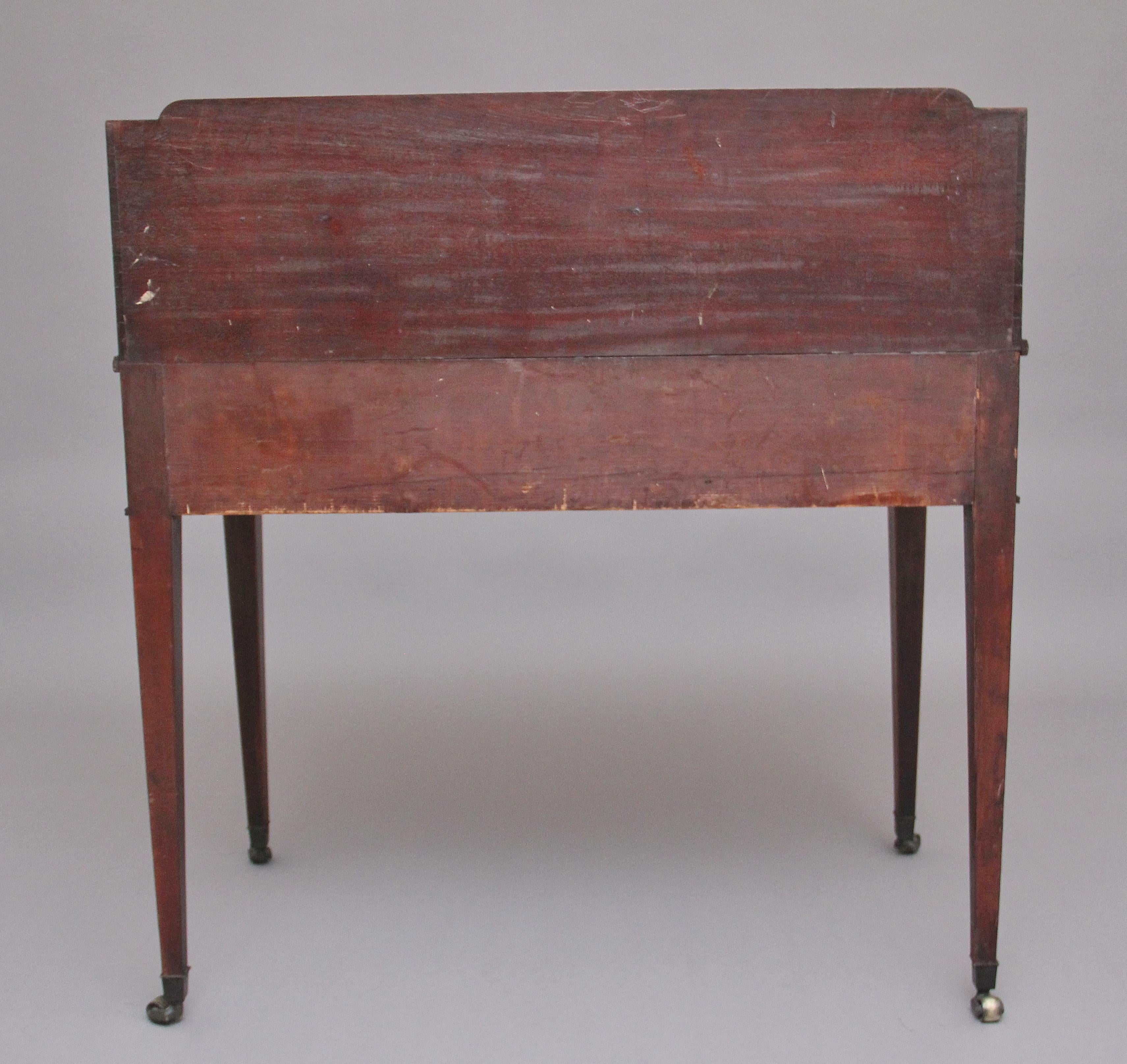 Early 19th Century Mahogany Writing Table For Sale 2