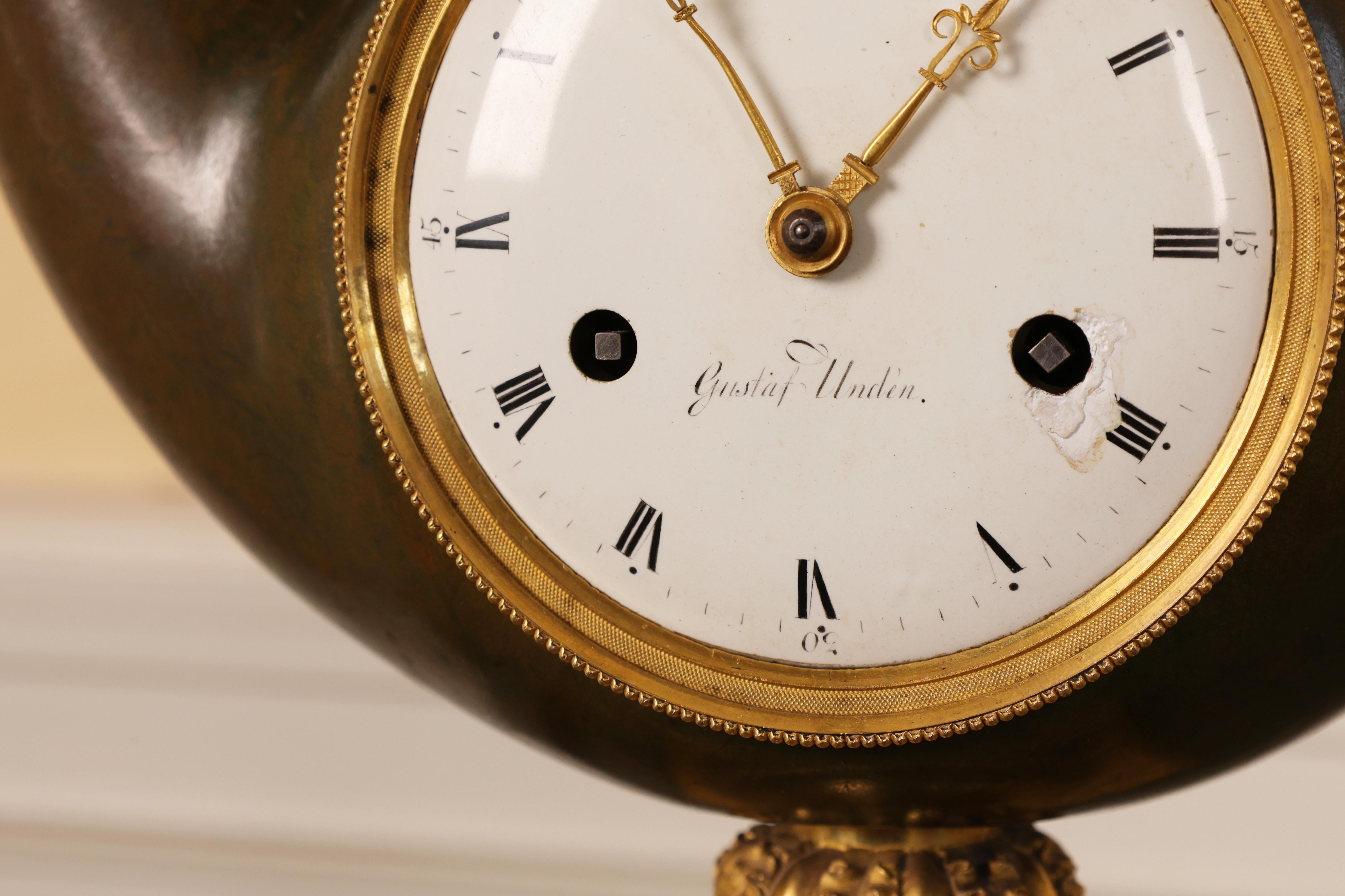Early 19th Century Mantel Clock signed Gustaf Undén For Sale 3