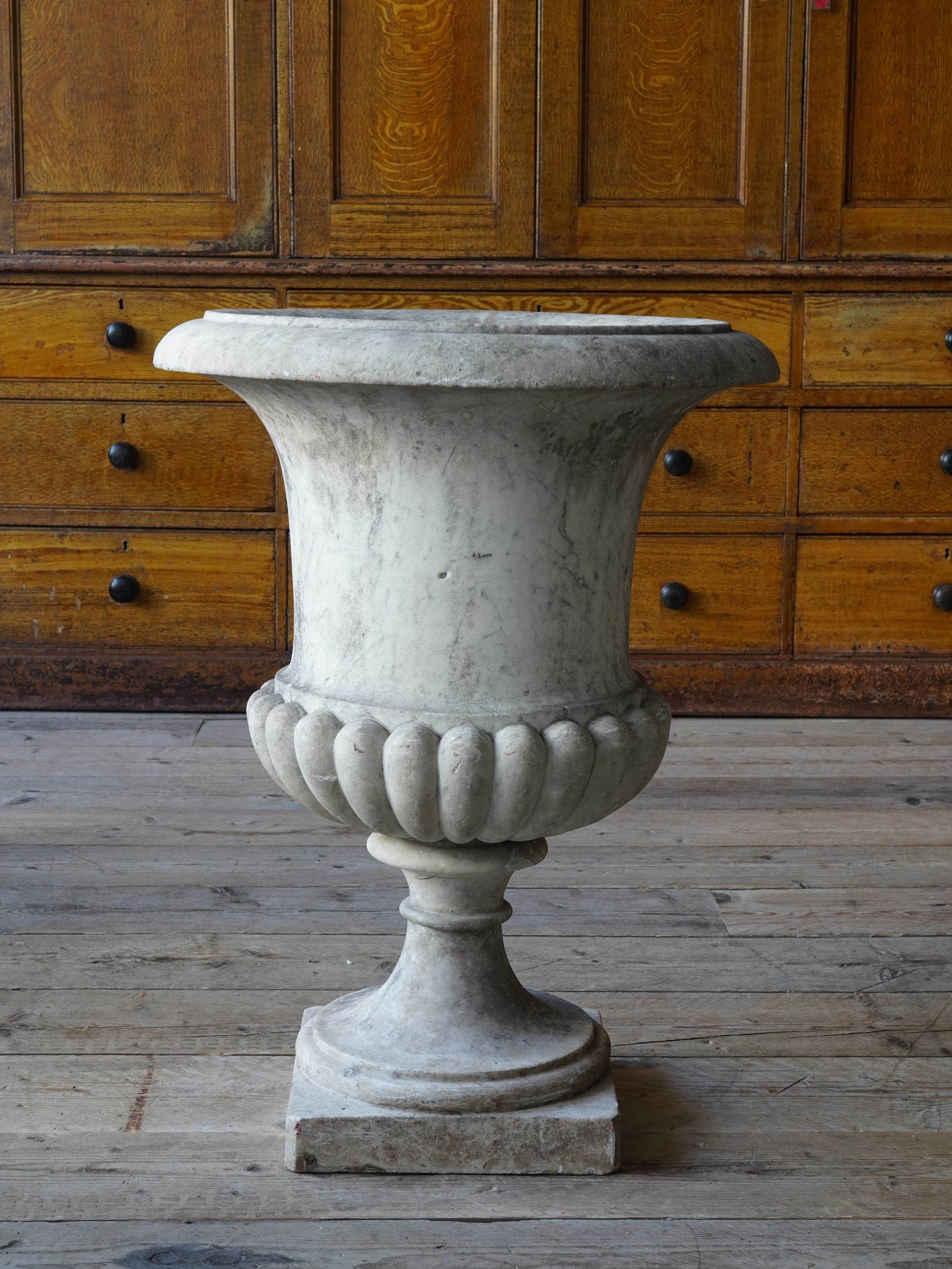 Early 19th Century Marble Campana Form Urn In Good Condition In Conwy, GB