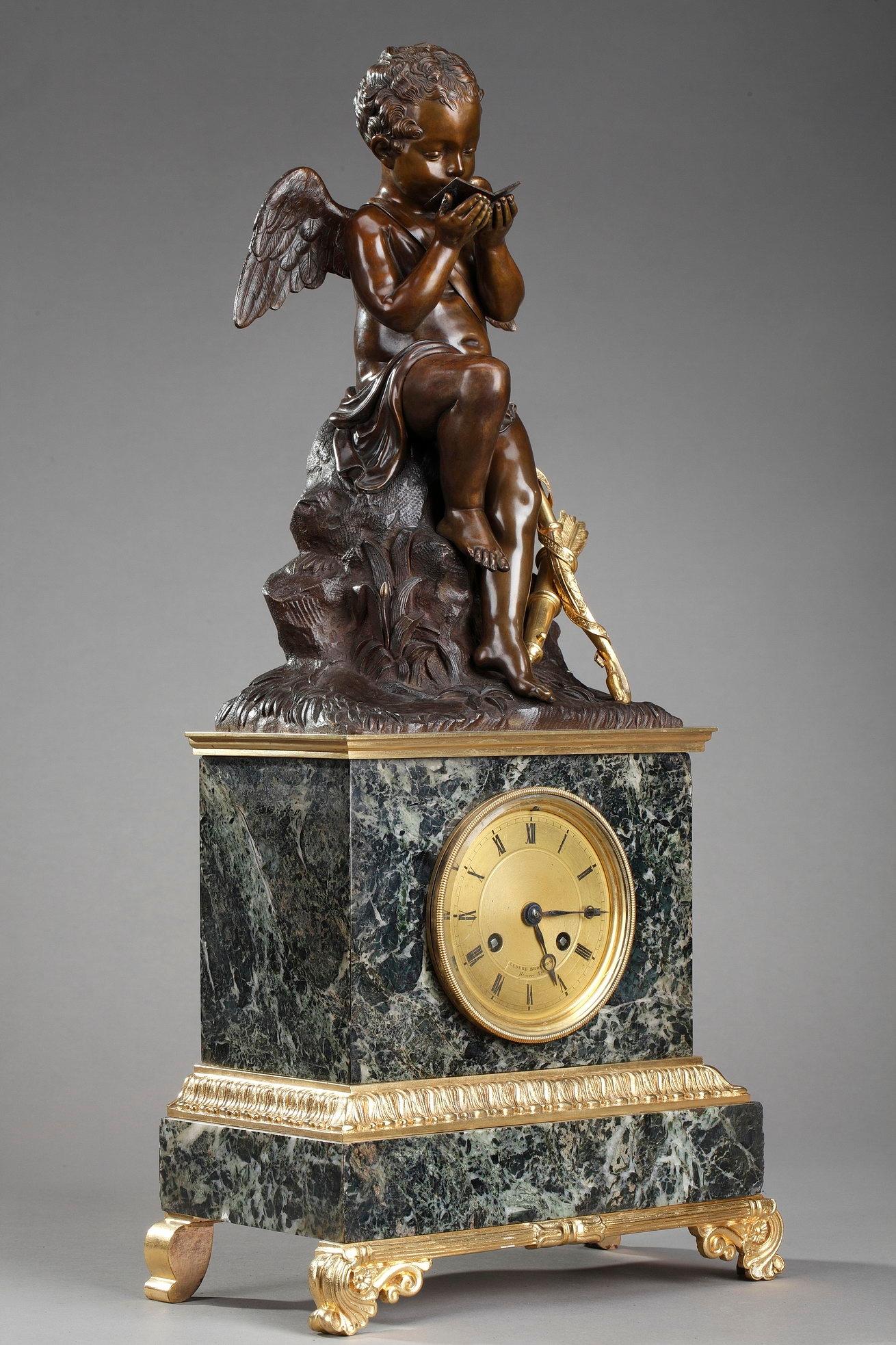 Horloge en marbre du début du 19e siècle, lecture de Cupidon par Ledure et Hémon en vente 1