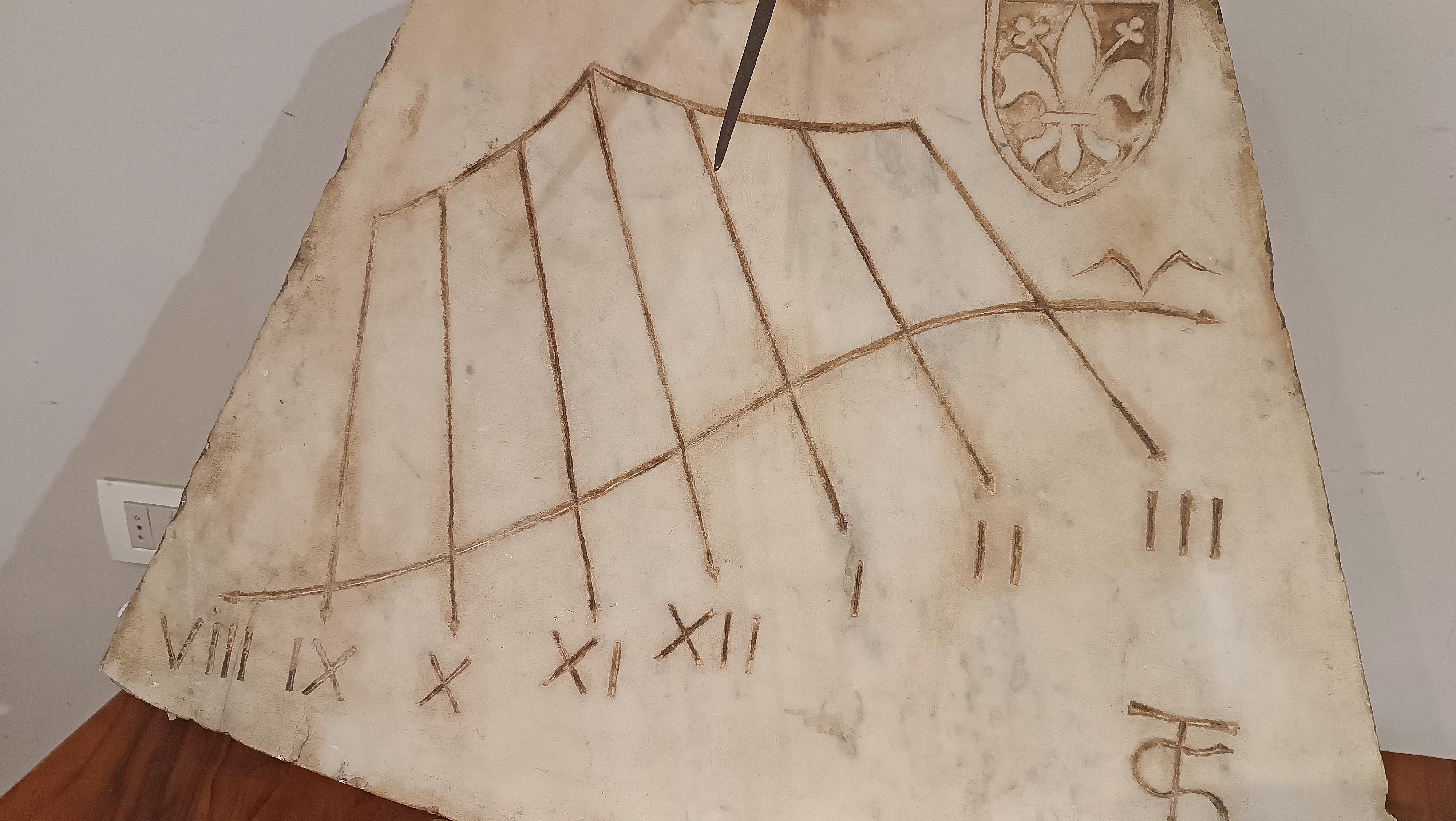 EARLY 19th CENTURY MARBLE SUNDIAL In Good Condition For Sale In Firenze, FI