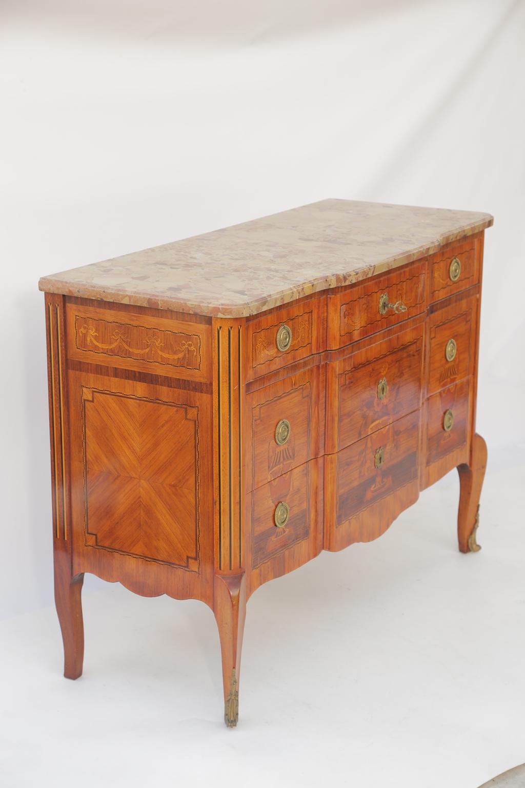 Early 19th Century Marquetry Commode For Sale 5