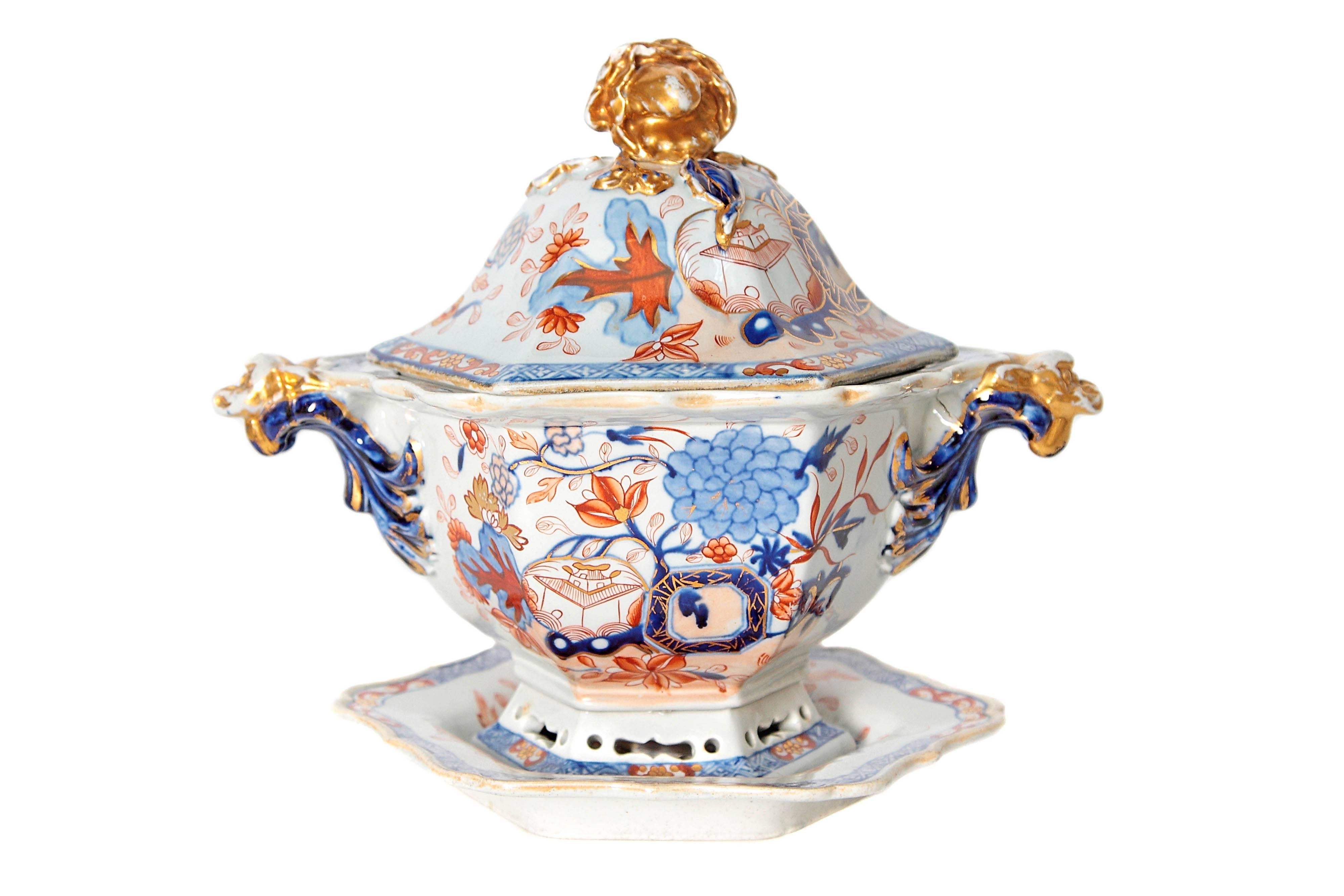 Chinoiserie Early 19th Century Mason's Patent Ironstone Soup Tureen with under Plate