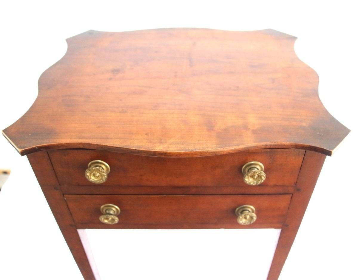 Early 19th Century Massachusetts Federal Cherry Two-Drawer Work Table For Sale 2