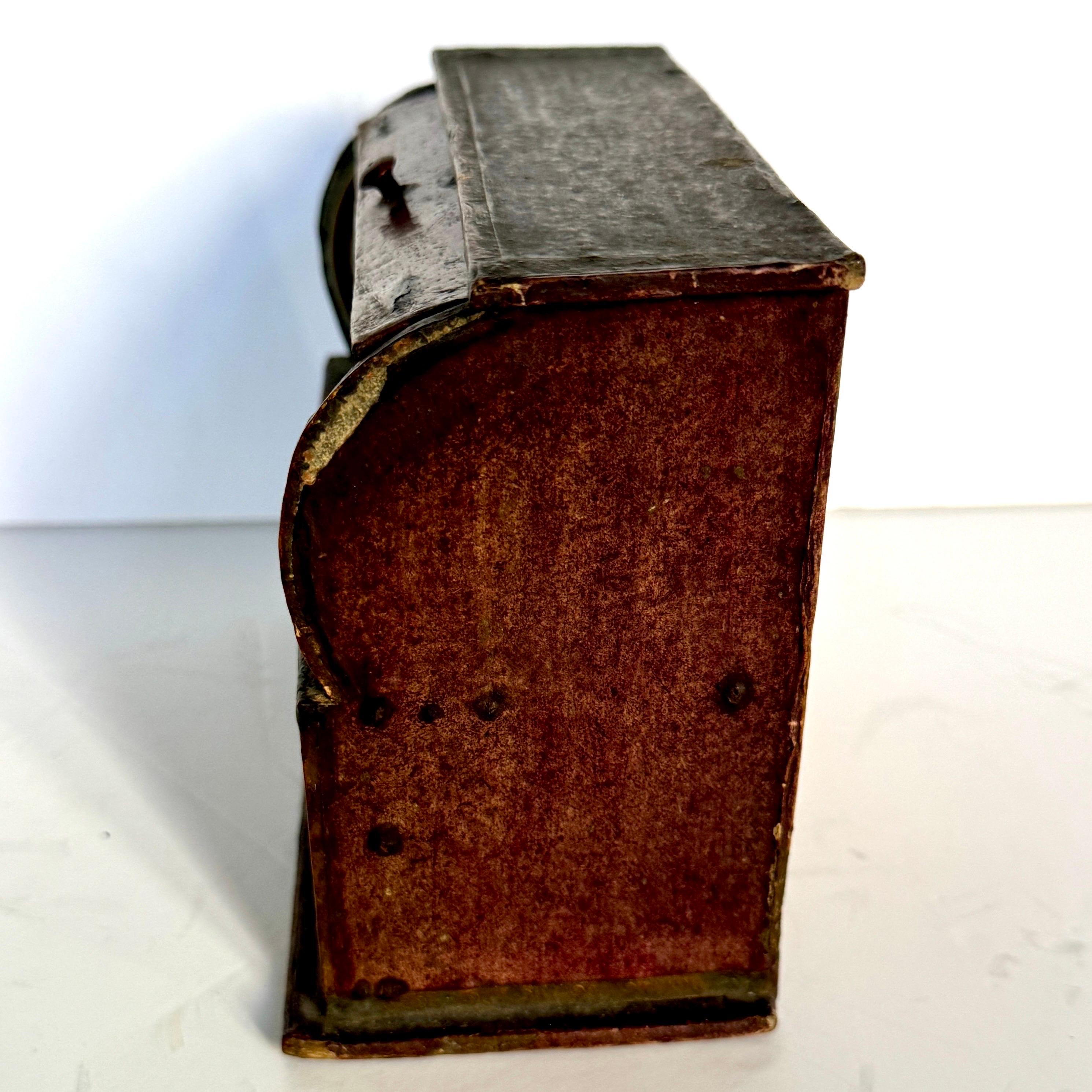 Peint à la main Début du 19e siècle - Bureau d'écriture miniature - Boîte à bijoux en vente