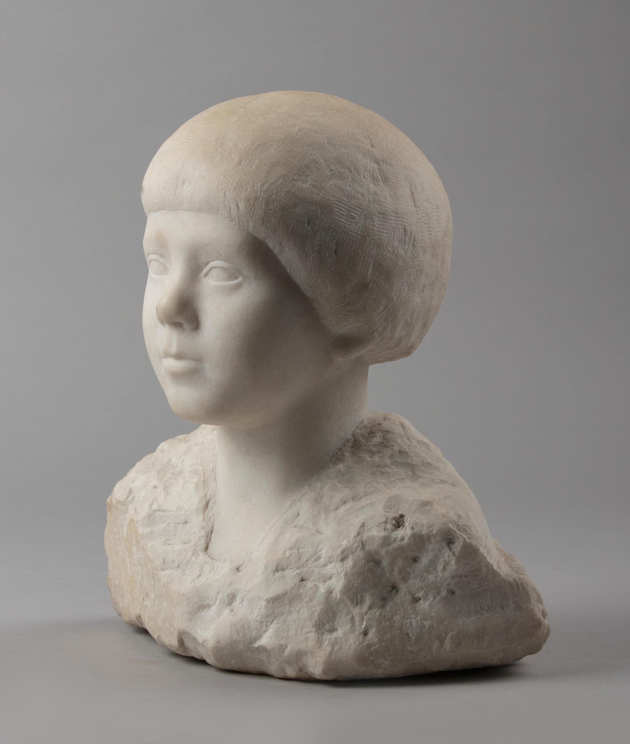 Modernistische Art-Déco-Statue eines Kindes aus Carrara-Marmor aus dem frühen 20. Jahrhundert im Zustand „Gut“ im Angebot in Casteren, Noord-Brabant
