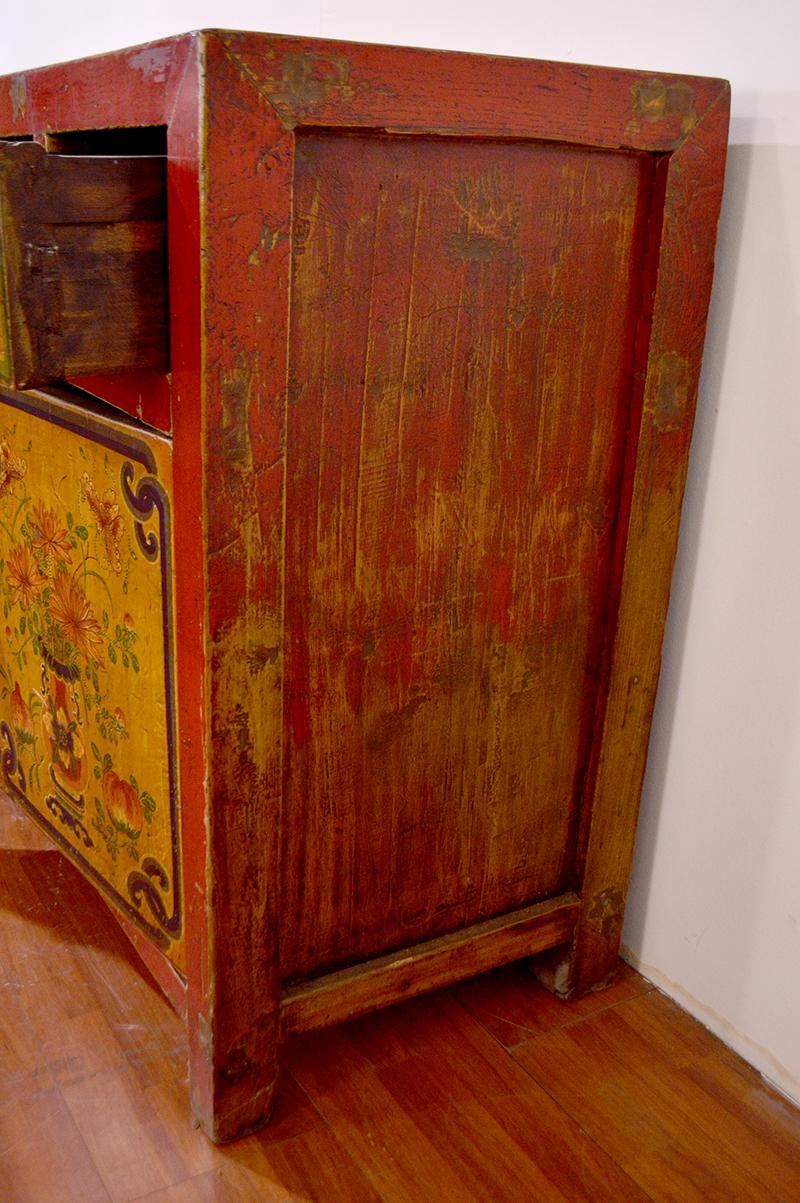 Chinese Export Early 19th Century Mongolian Fine Painted Sideboard Five Drawers Four Doors