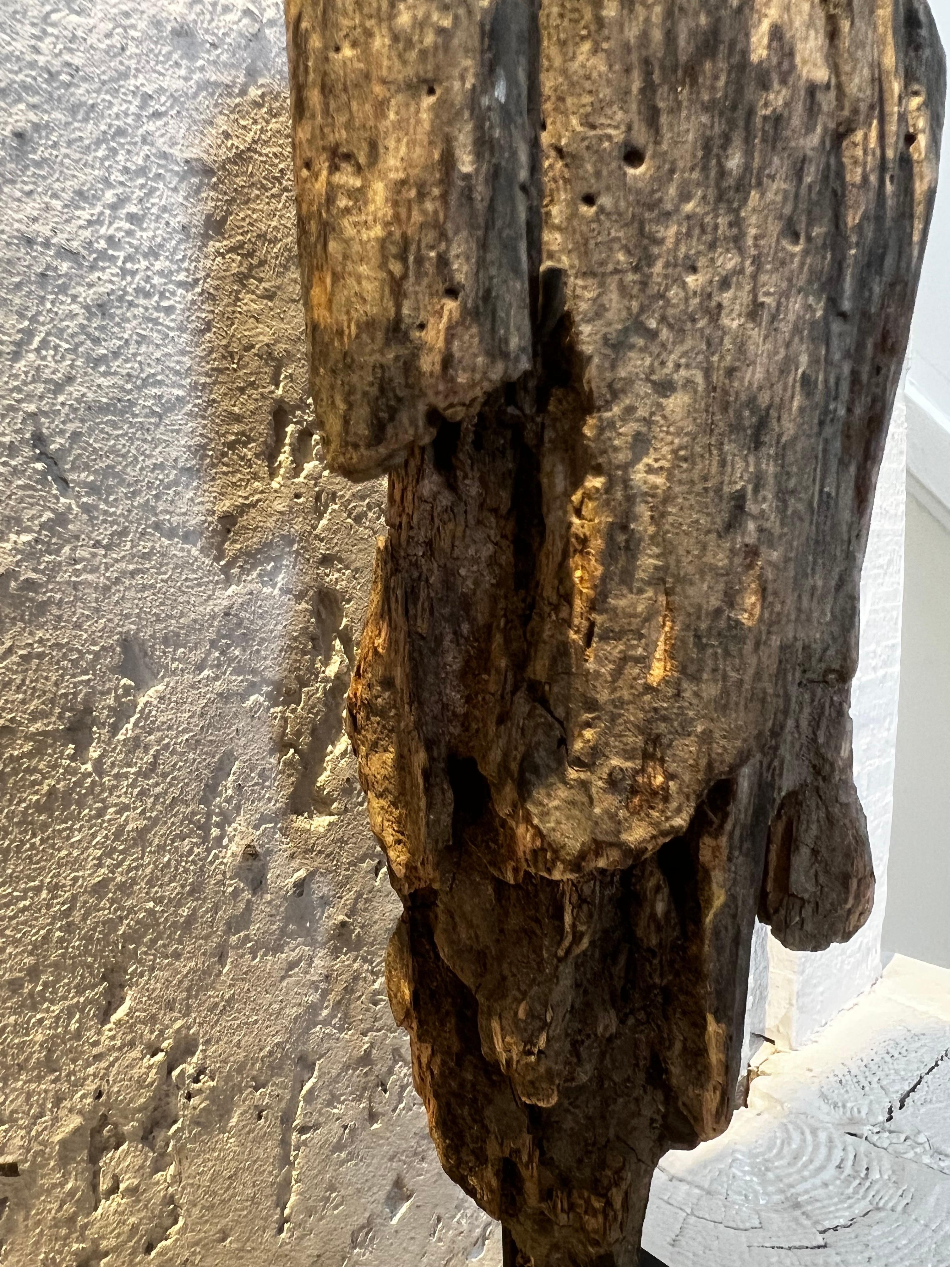Anfang 19. Jahrhundert  Montiertes figürliches Fragment aus Thailand (Holz) im Angebot