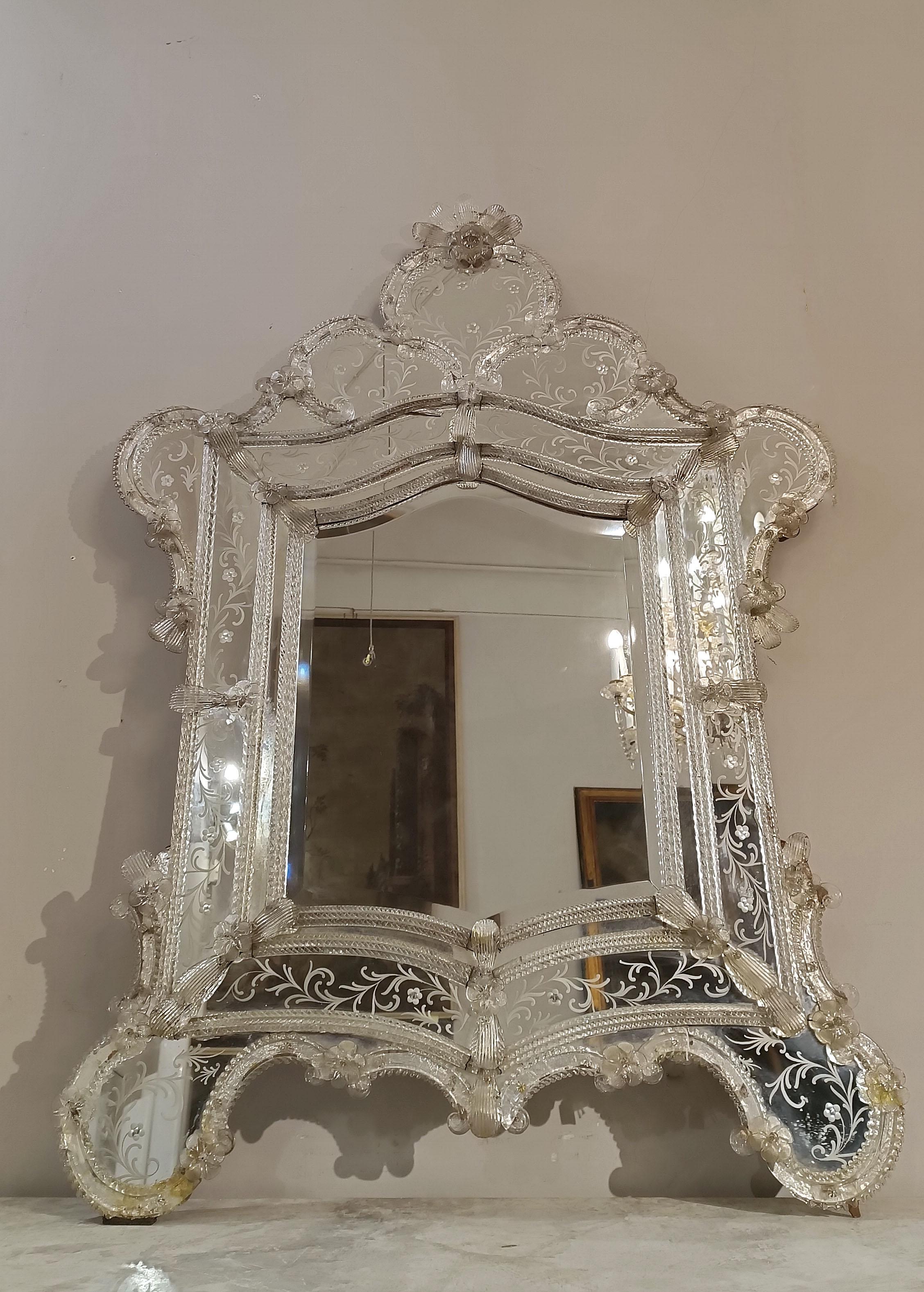 Espejo de cristal de murano de principios del siglo xix en venta 5