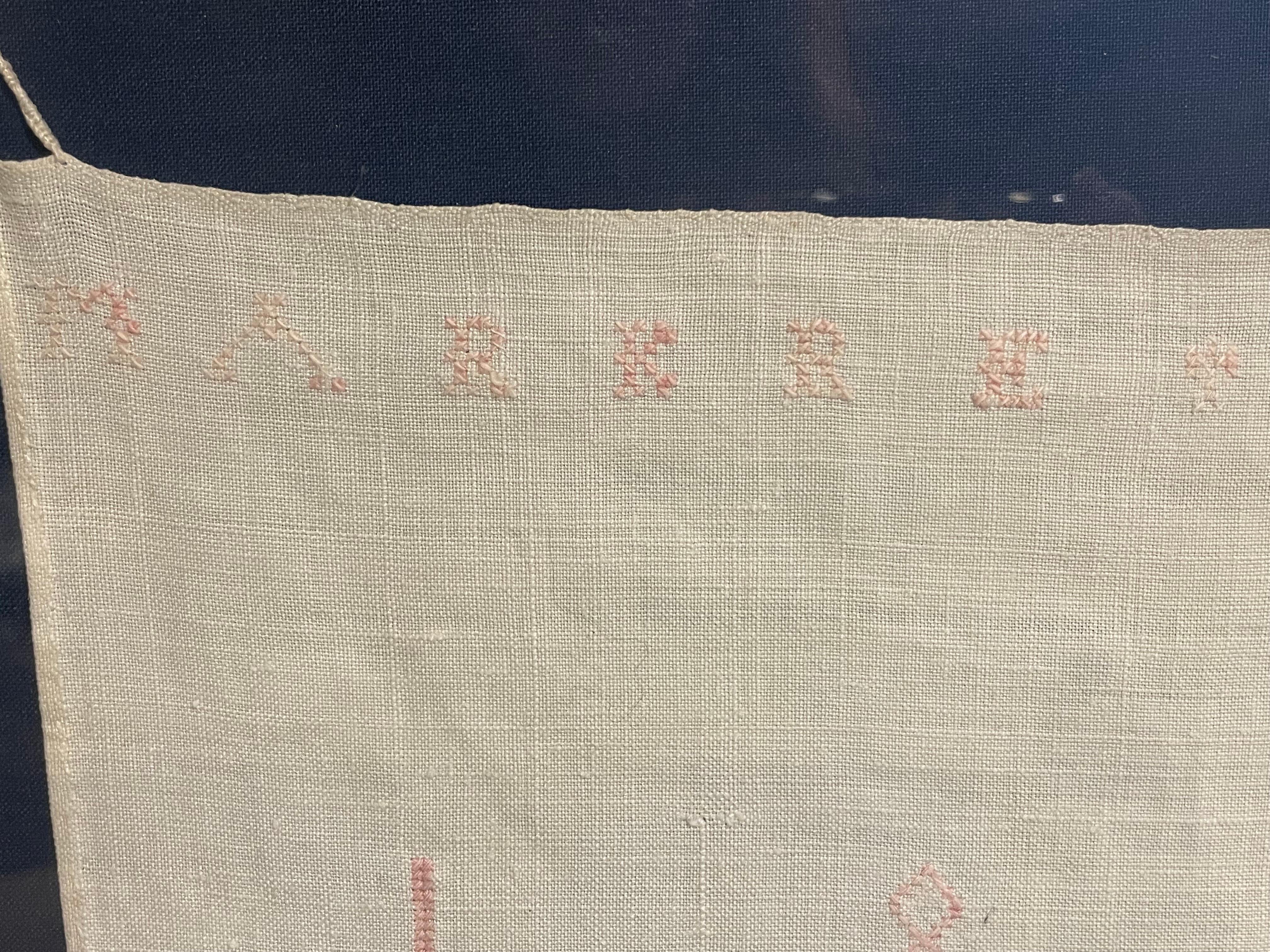 Nadelspitzearbeiten des frühen 19. Jahrhunderts „Show Towel“ datiert 1836 im Zustand „Gut“ im Angebot in Nantucket, MA