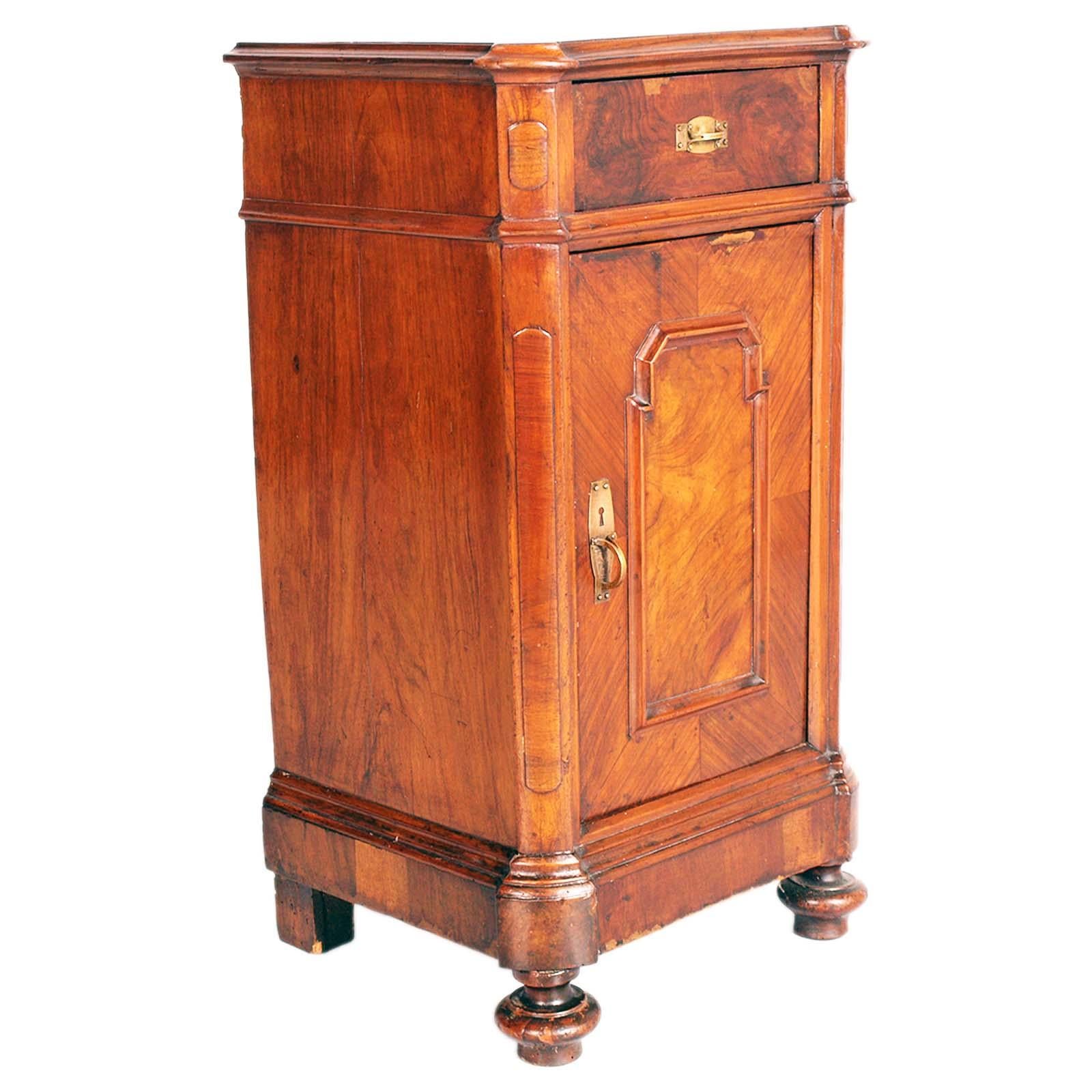 European Early 19th Century Neoclassical Bedside Table, Nightstand Walnut & Briar Walnut For Sale