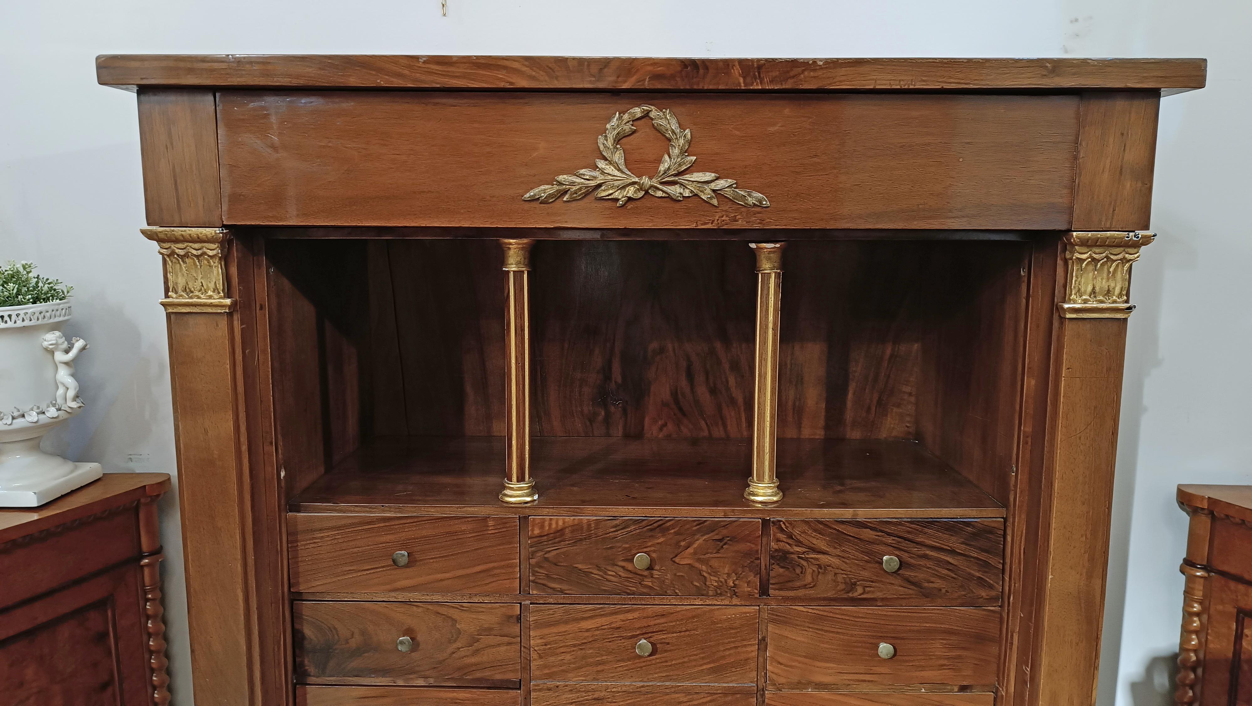 Neoclassical Revival EARLY 19th CENTURY NEOCLASSICAL SECRÉTAIRE IN SOLID WALNUT 
