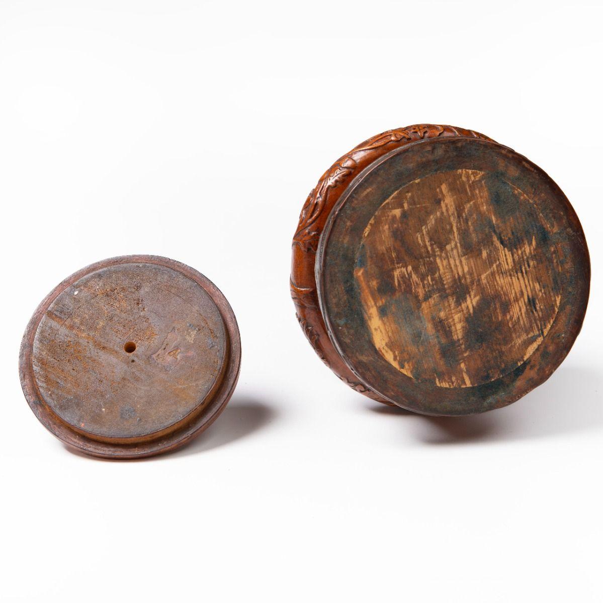 Early 19th Century Norwegian Folk Art Birch Butter Box with Carved Female Finial For Sale 7