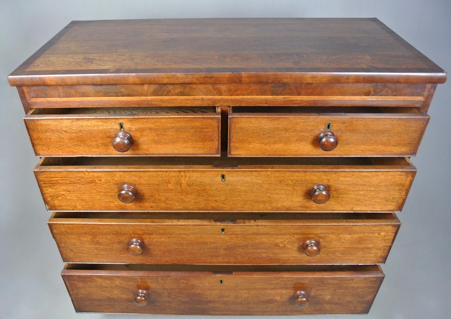 Early 19th Century Oak and Walnut Crossbanded Chest of Drawers c. 1840 1