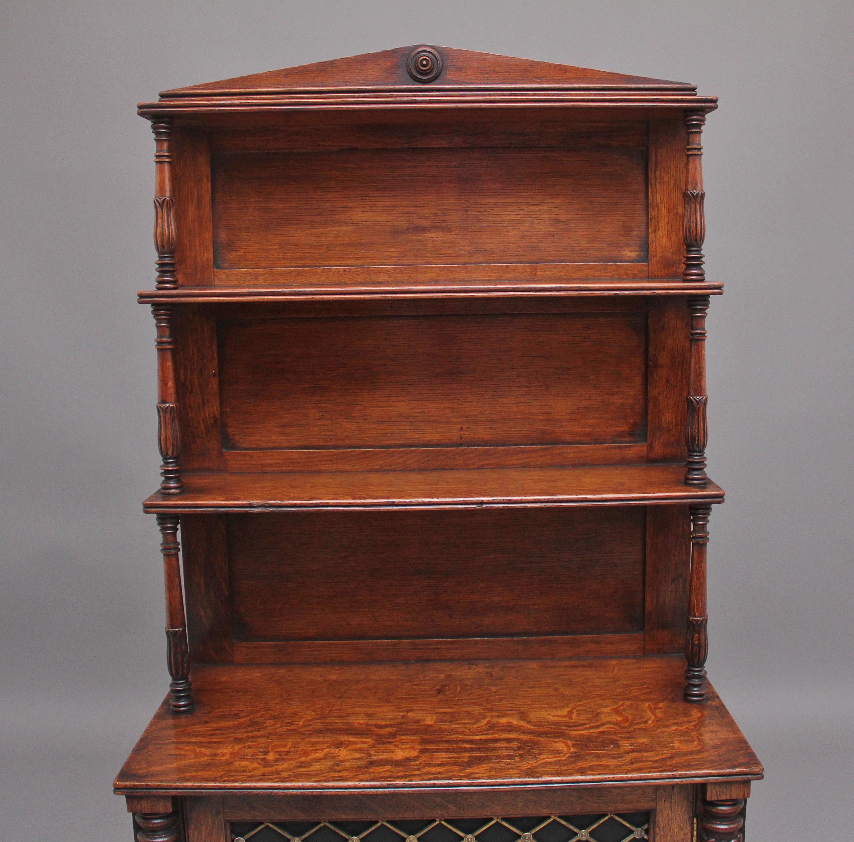 Early 19th Century Oak Bookcase Cabinet In Good Condition For Sale In Martlesham, GB