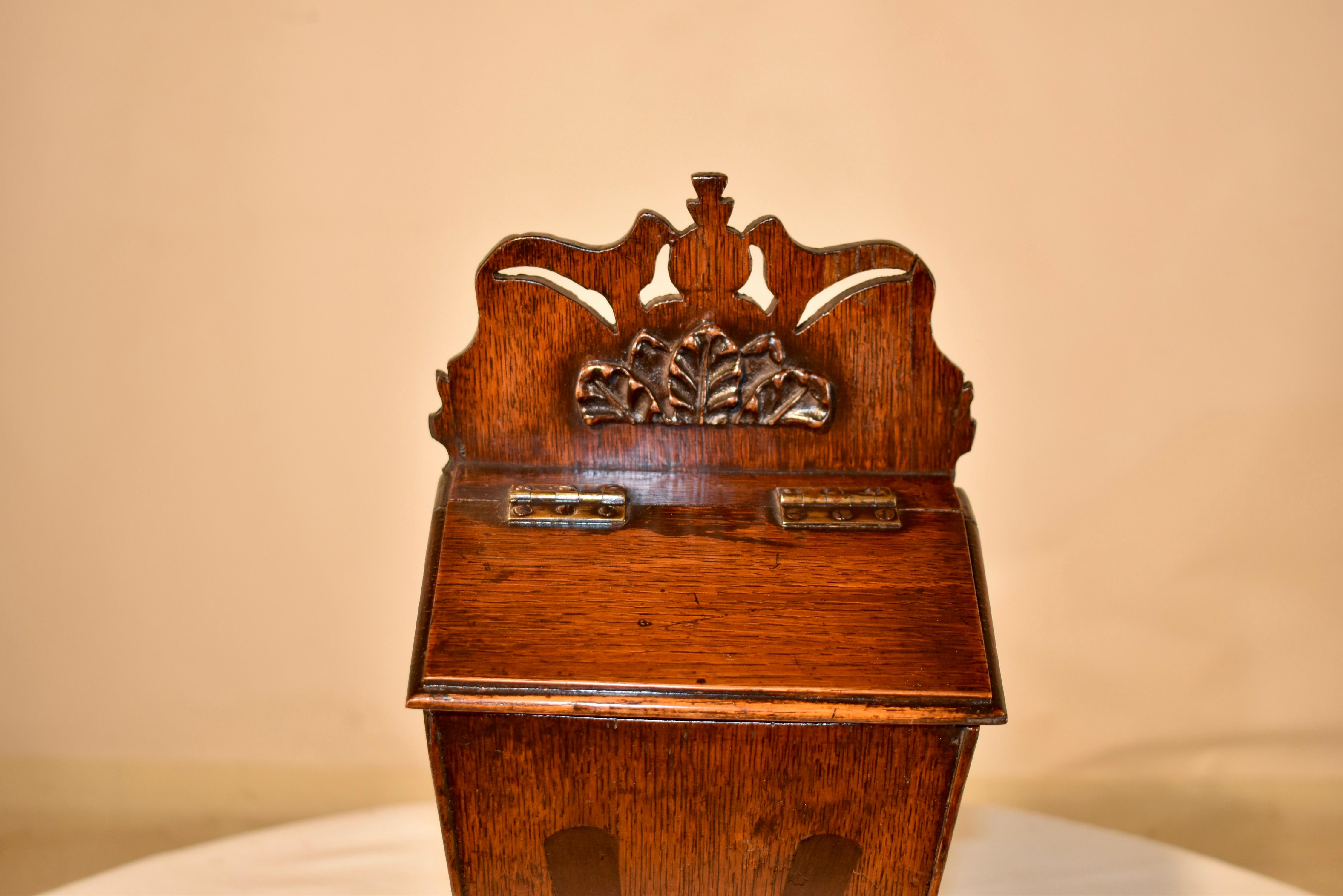 Early 19th Century Oak Candle box from England For Sale 1