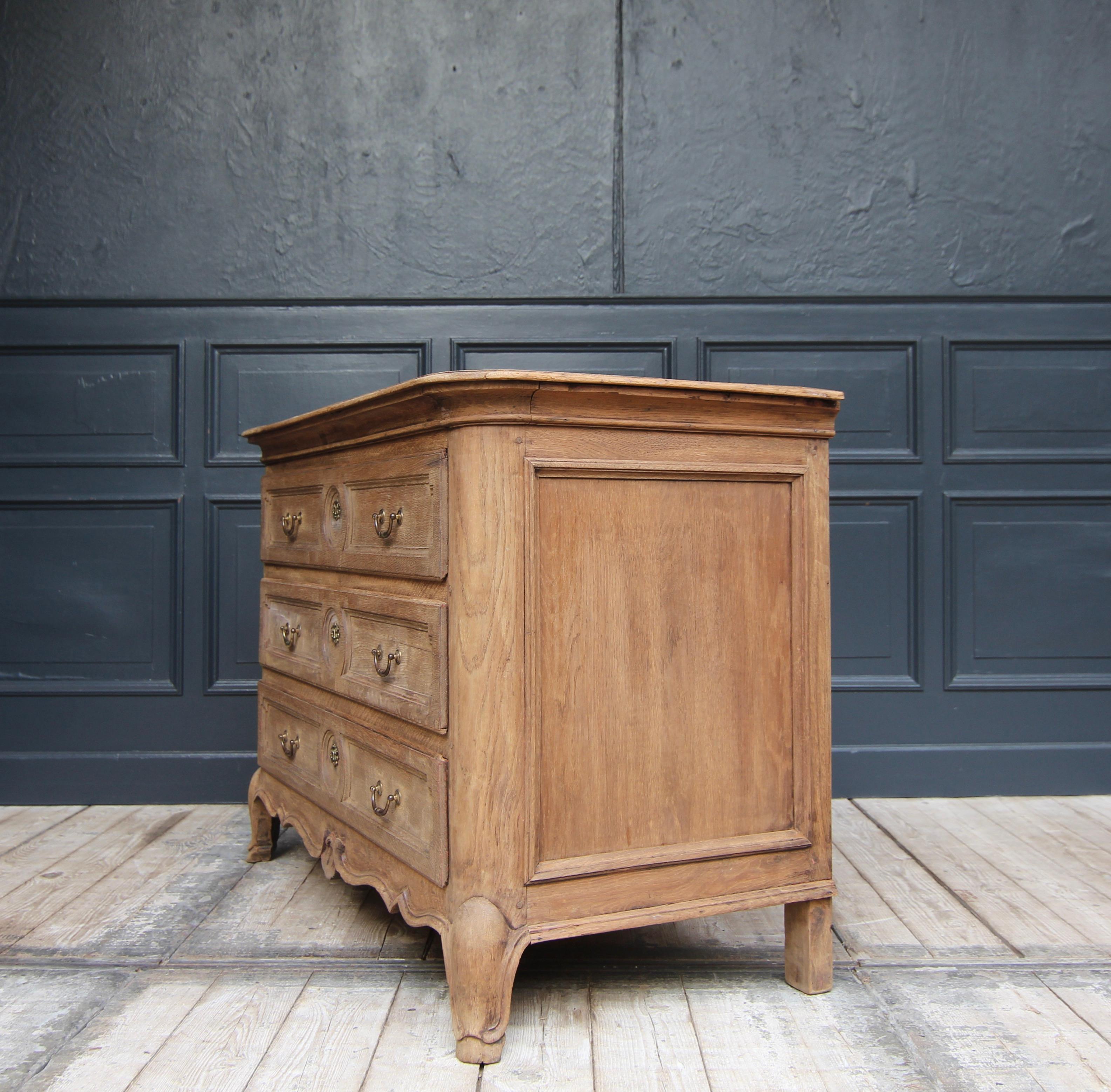 Early 19th Century Oak Chest of Drawers 15
