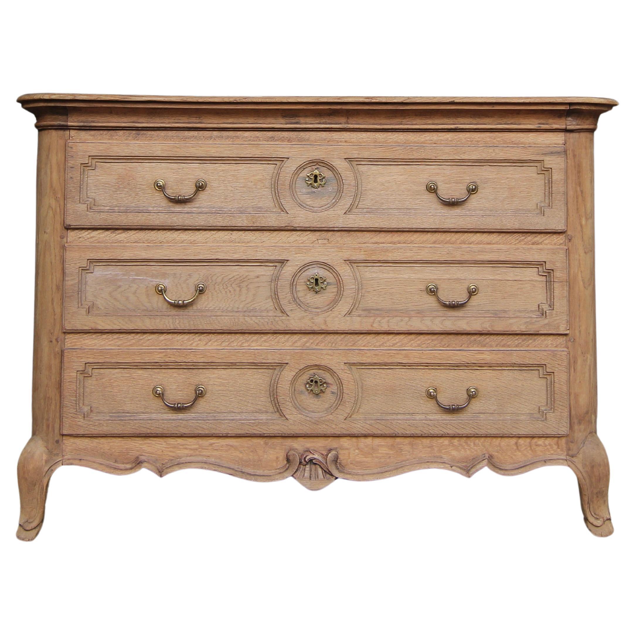 Early 19th Century Oak Chest of Drawers For Sale