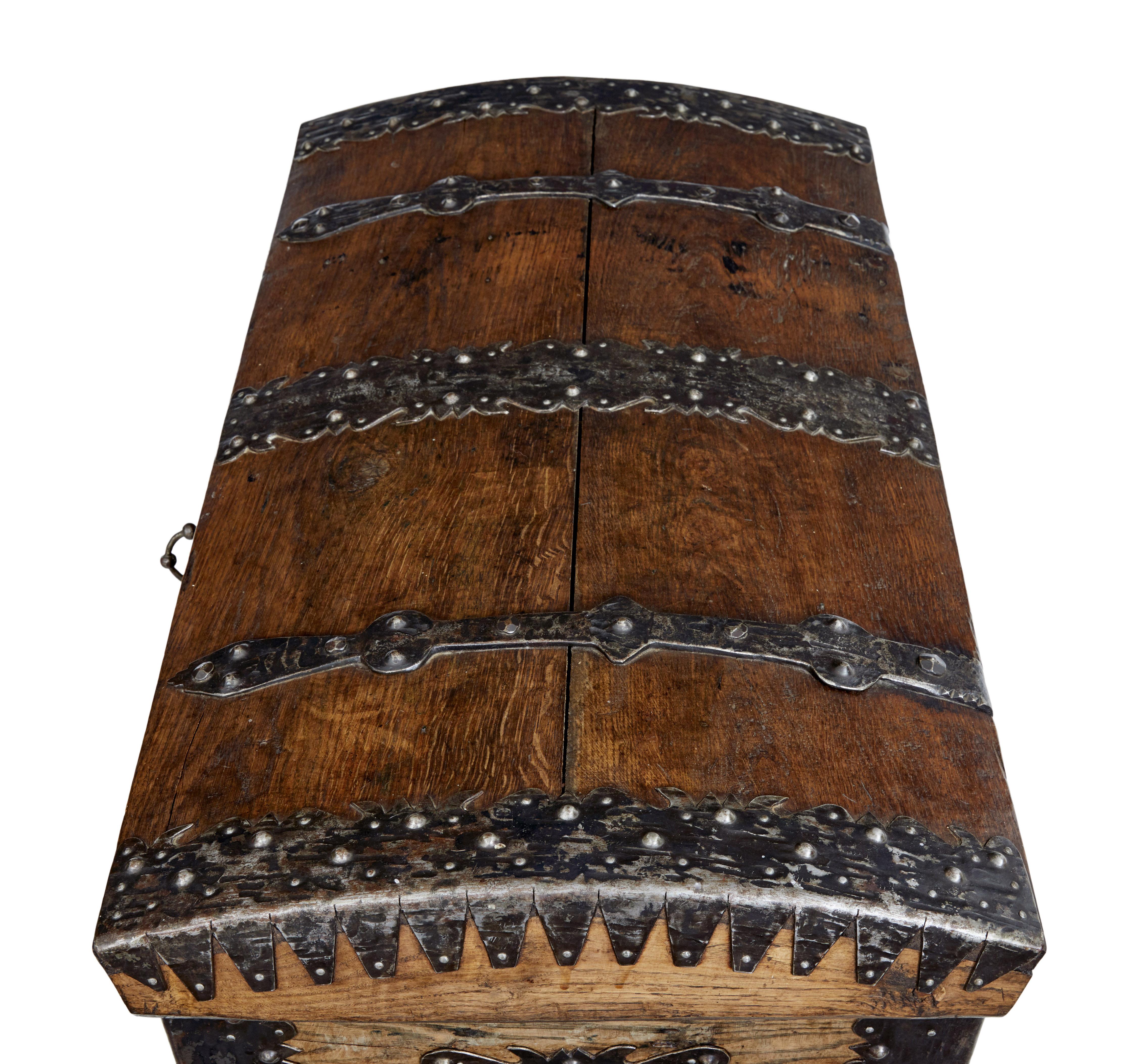 Early 19th Century Oak Domed Metal Bound Trunk In Good Condition In Debenham, Suffolk