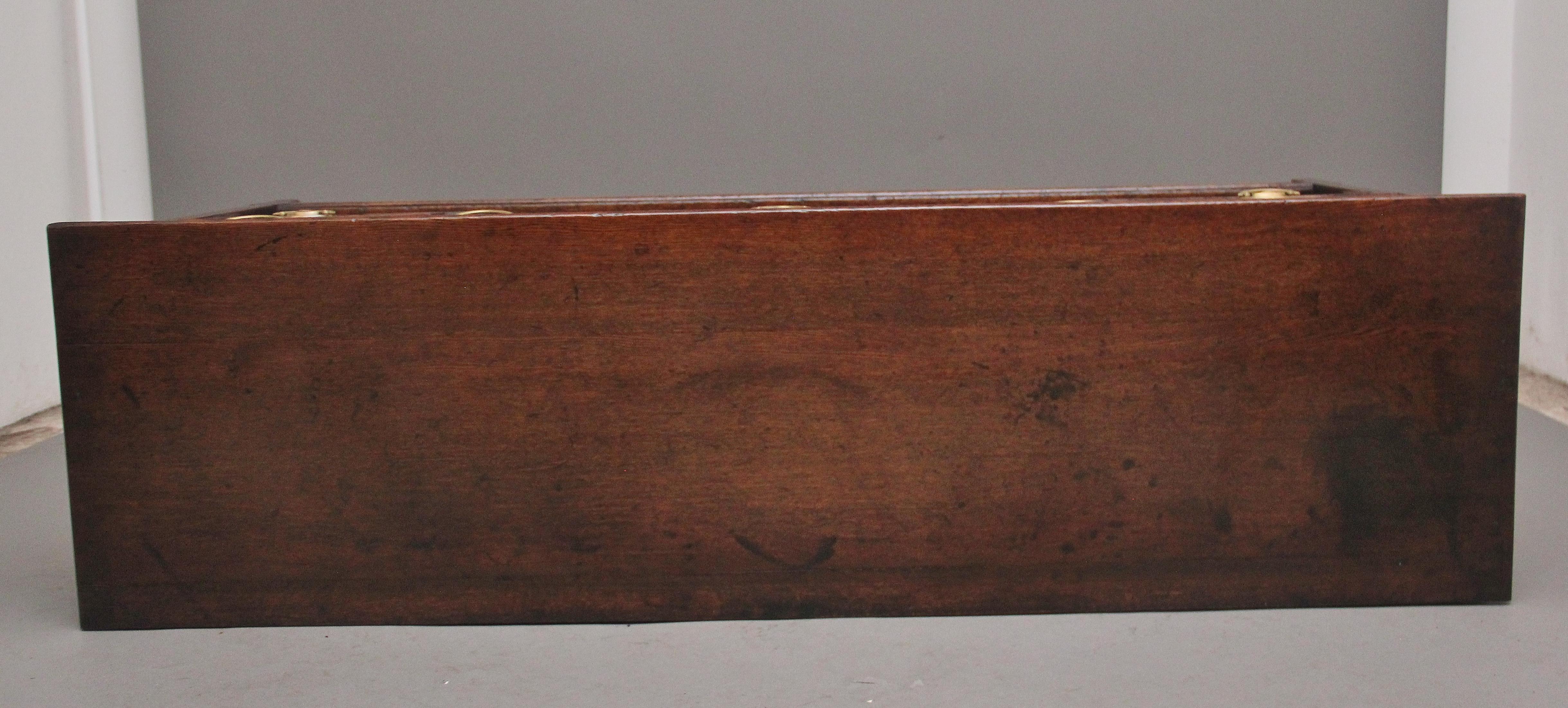 Early 19th Century oak dresser base For Sale 2