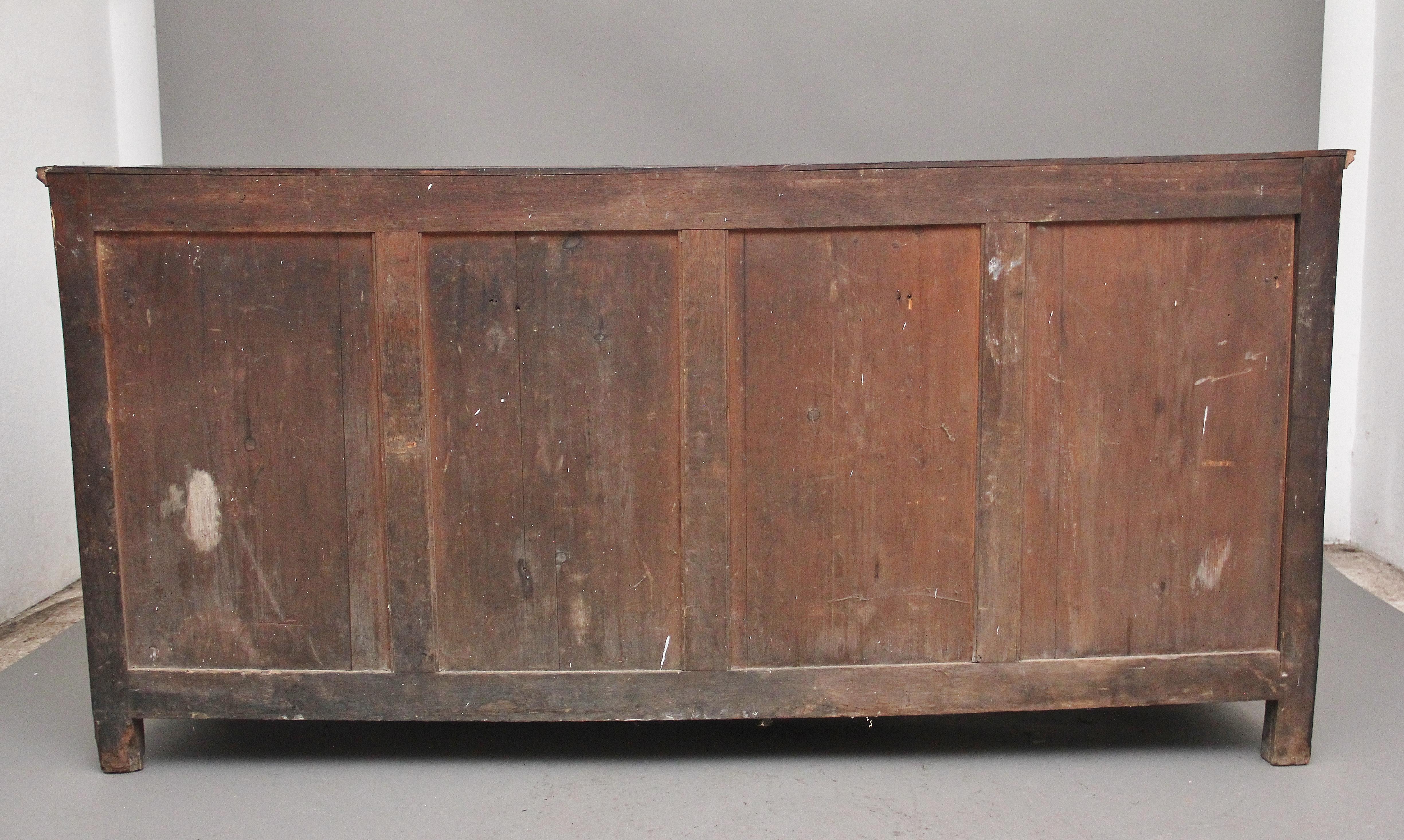 Early 19th Century oak dresser base from the Georgian period  In Good Condition For Sale In Martlesham, GB