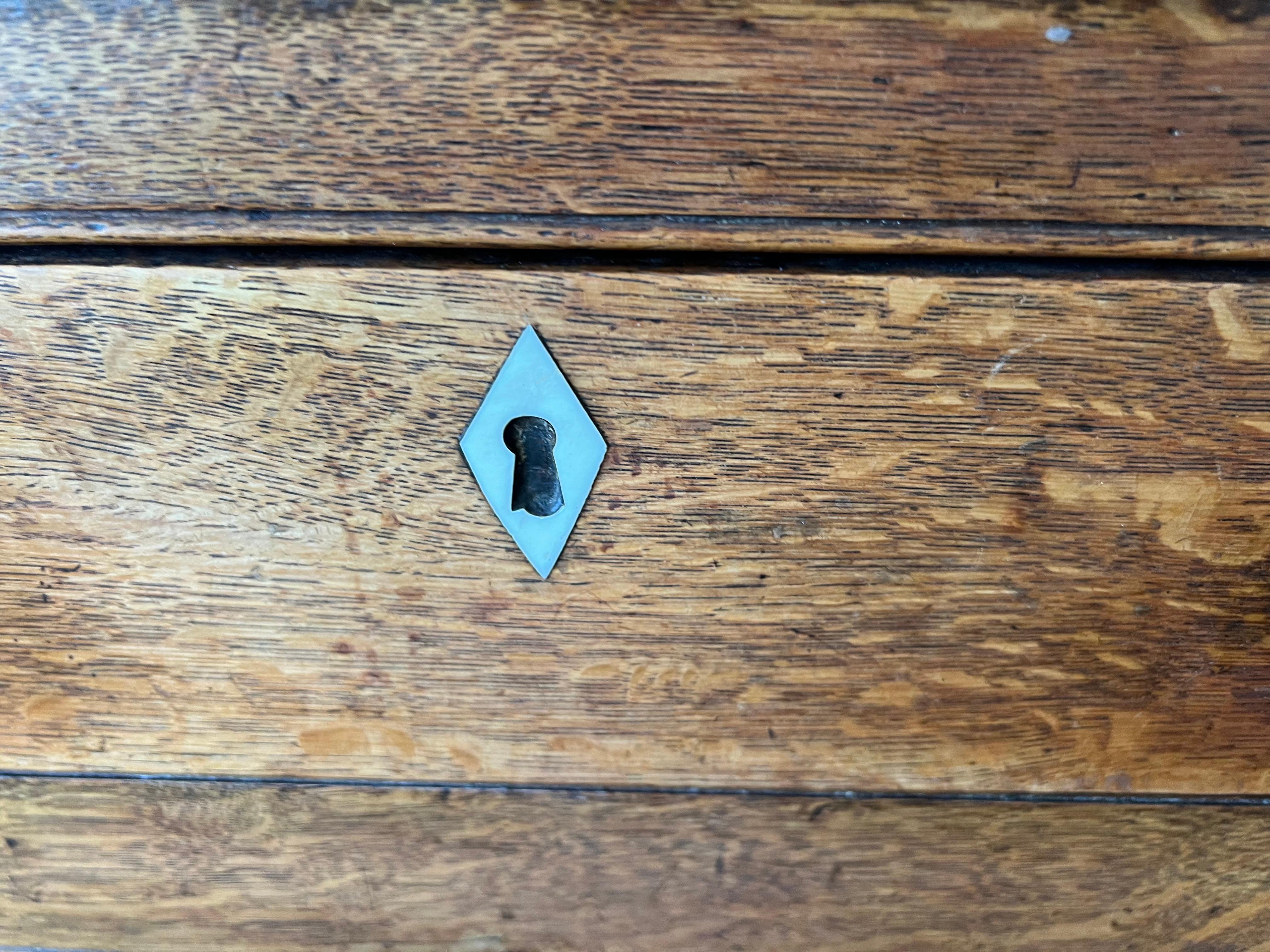 Mother-of-Pearl Early 19th Century Oak Welsh Hutch Cupboard
