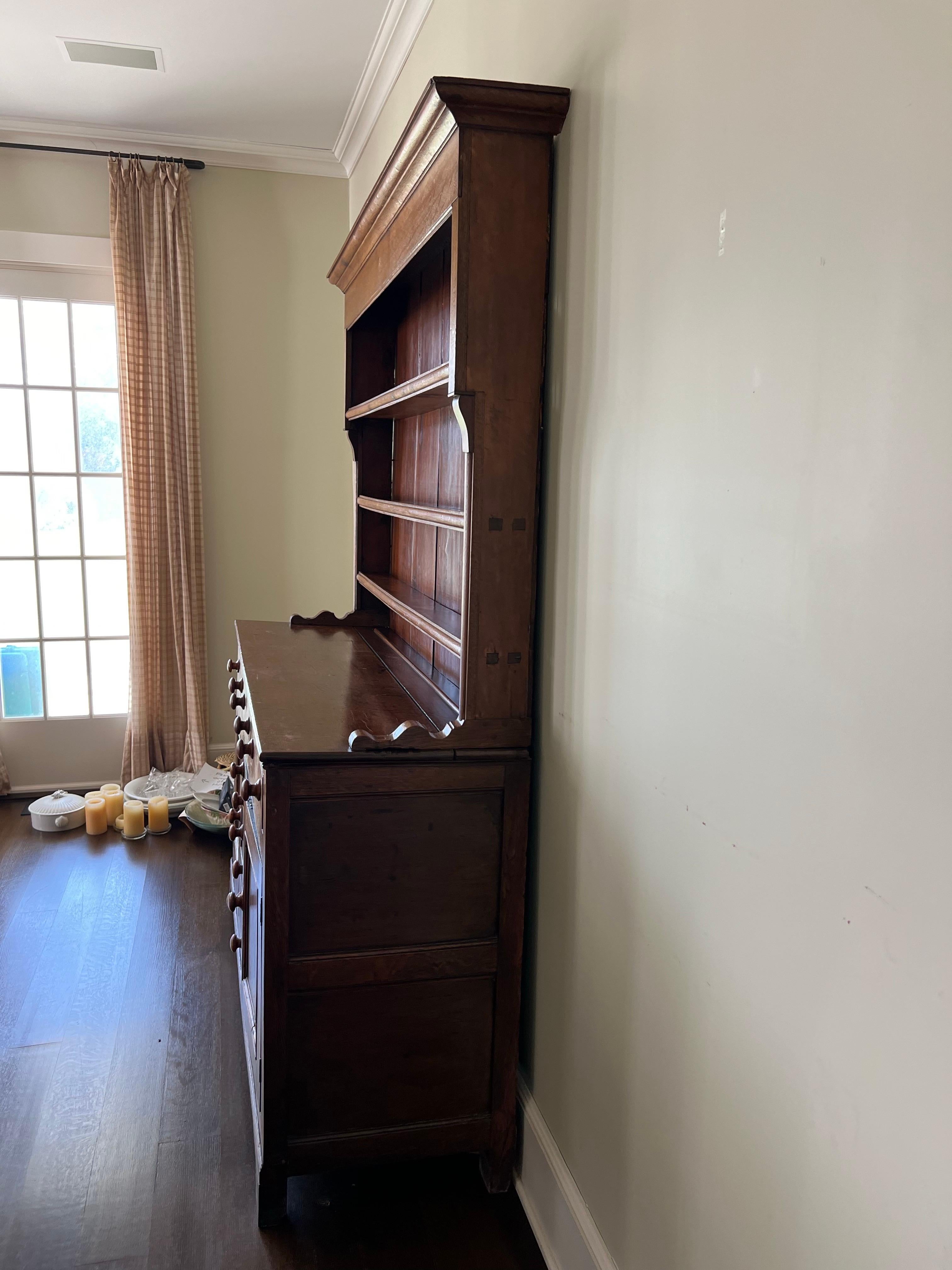Early 19th Century Oak Welsh Hutch Cupboard 1