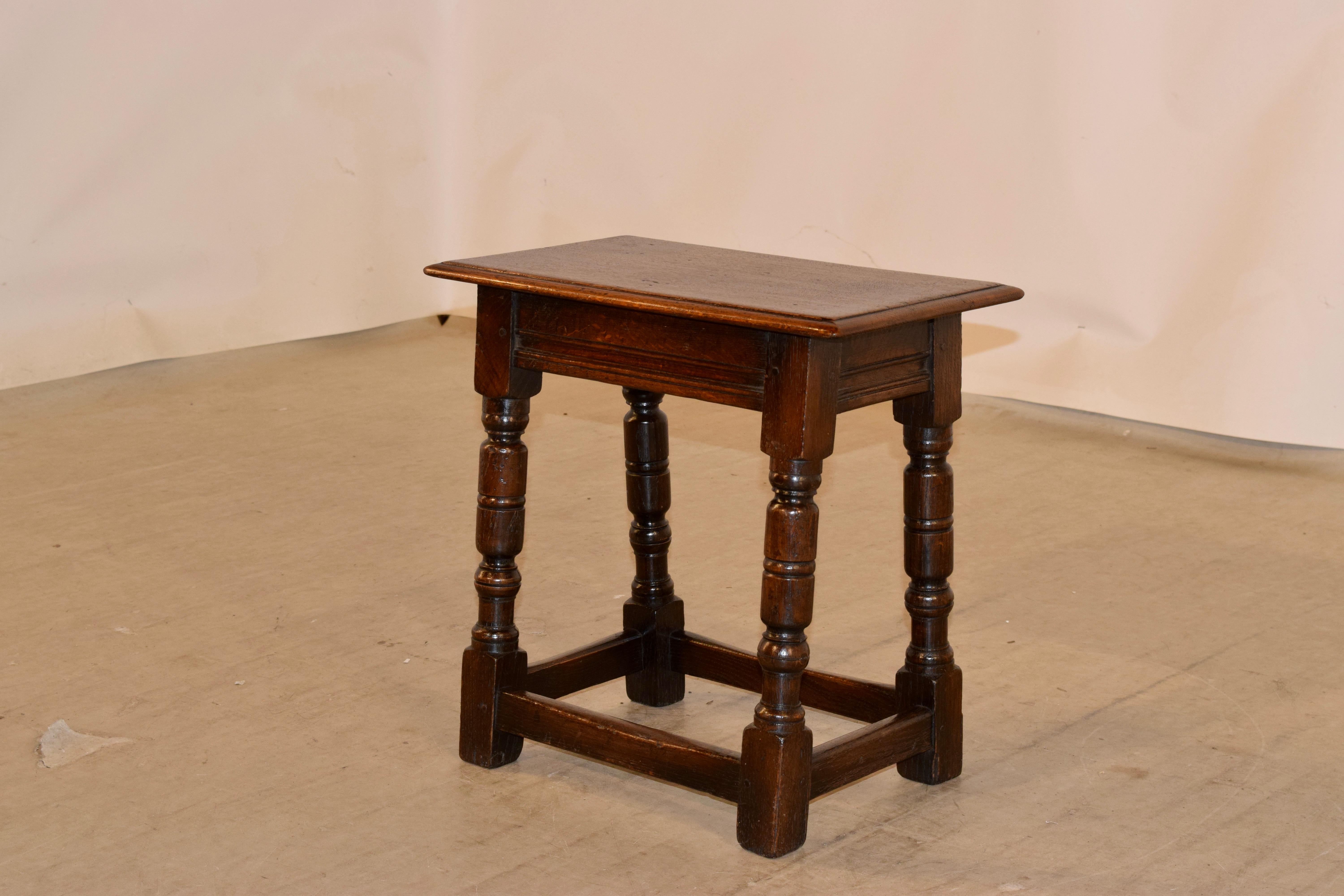 Early 19th Century Oak Joint Stool In Good Condition For Sale In High Point, NC