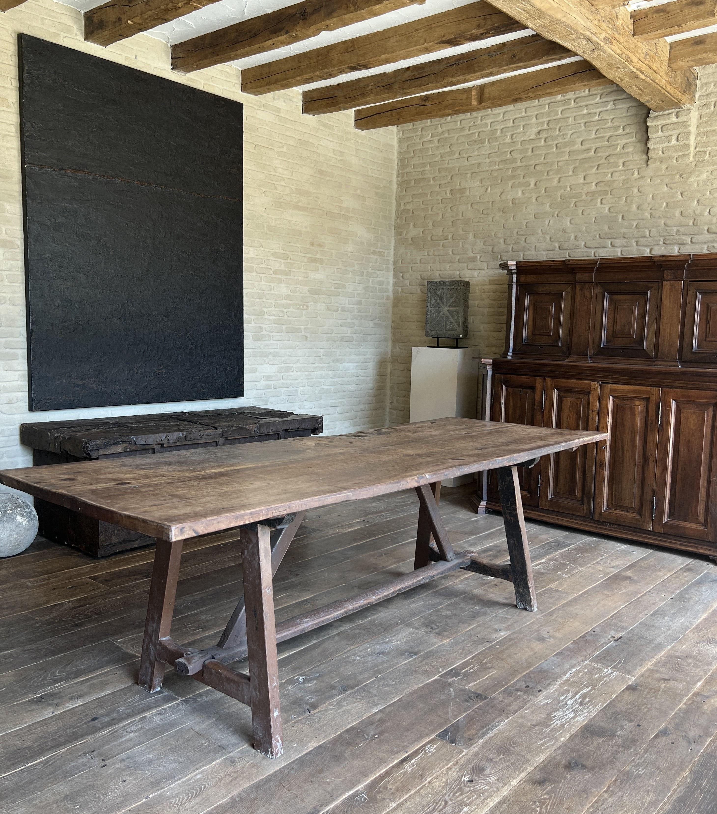 Mesa caballete de refectorio de roble de principios del siglo XIX en venta 9