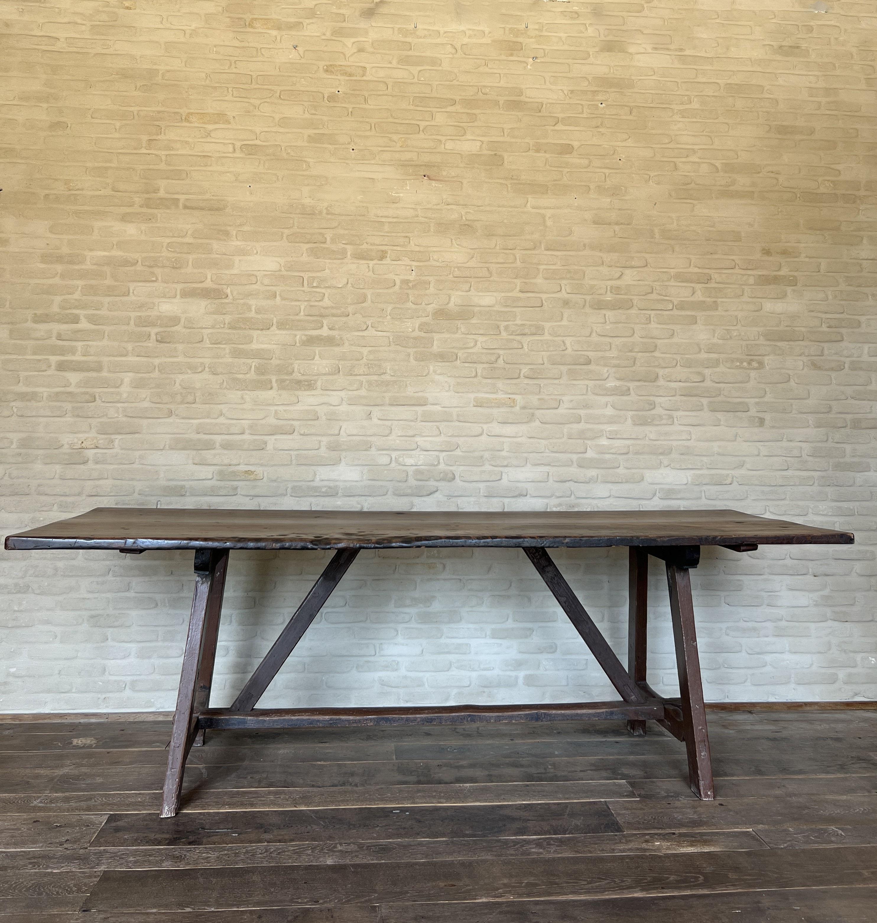 Mesa caballete de refectorio de roble de principios del siglo XIX Francés en venta