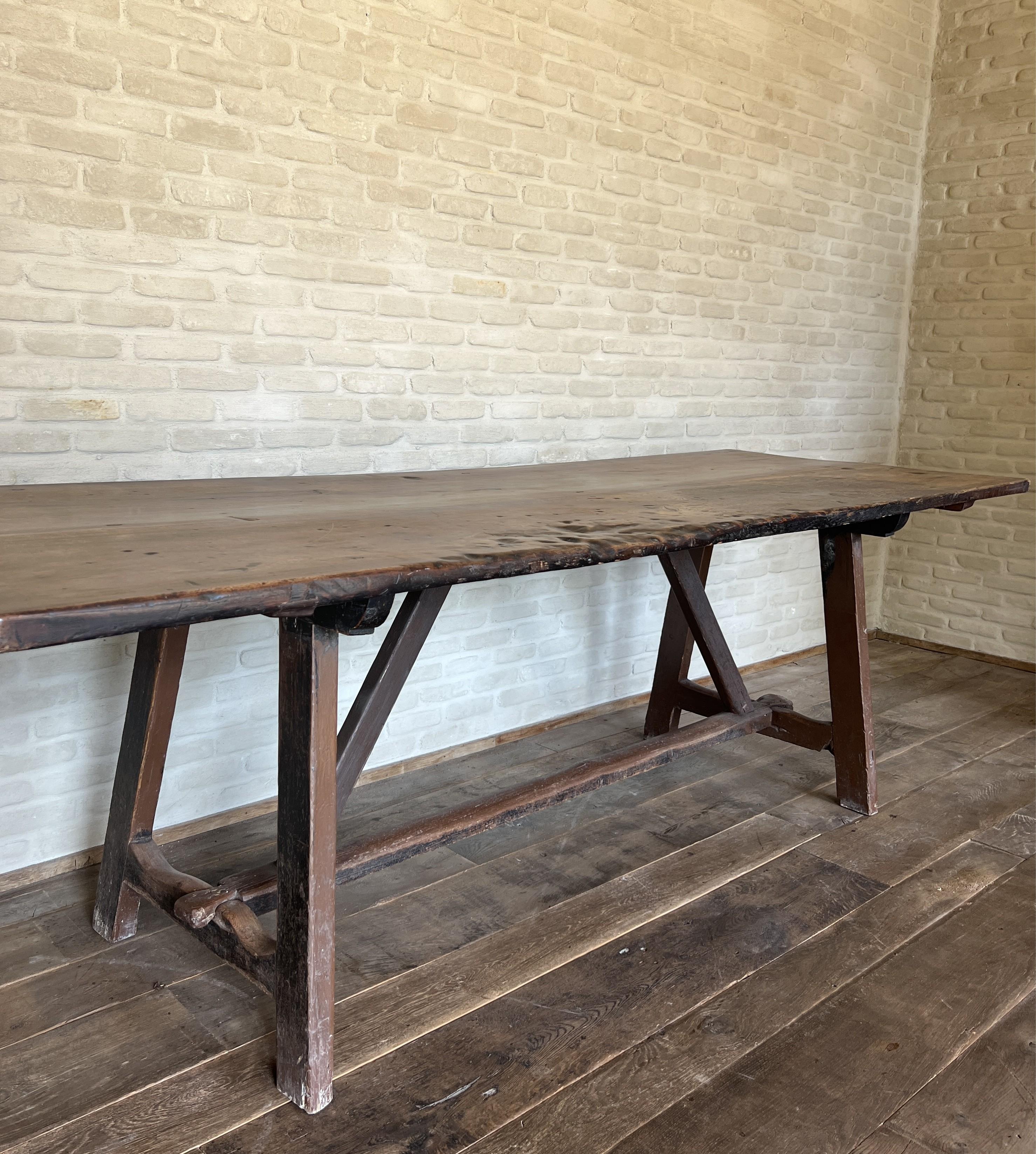 Mesa caballete de refectorio de roble de principios del siglo XIX Roble en venta