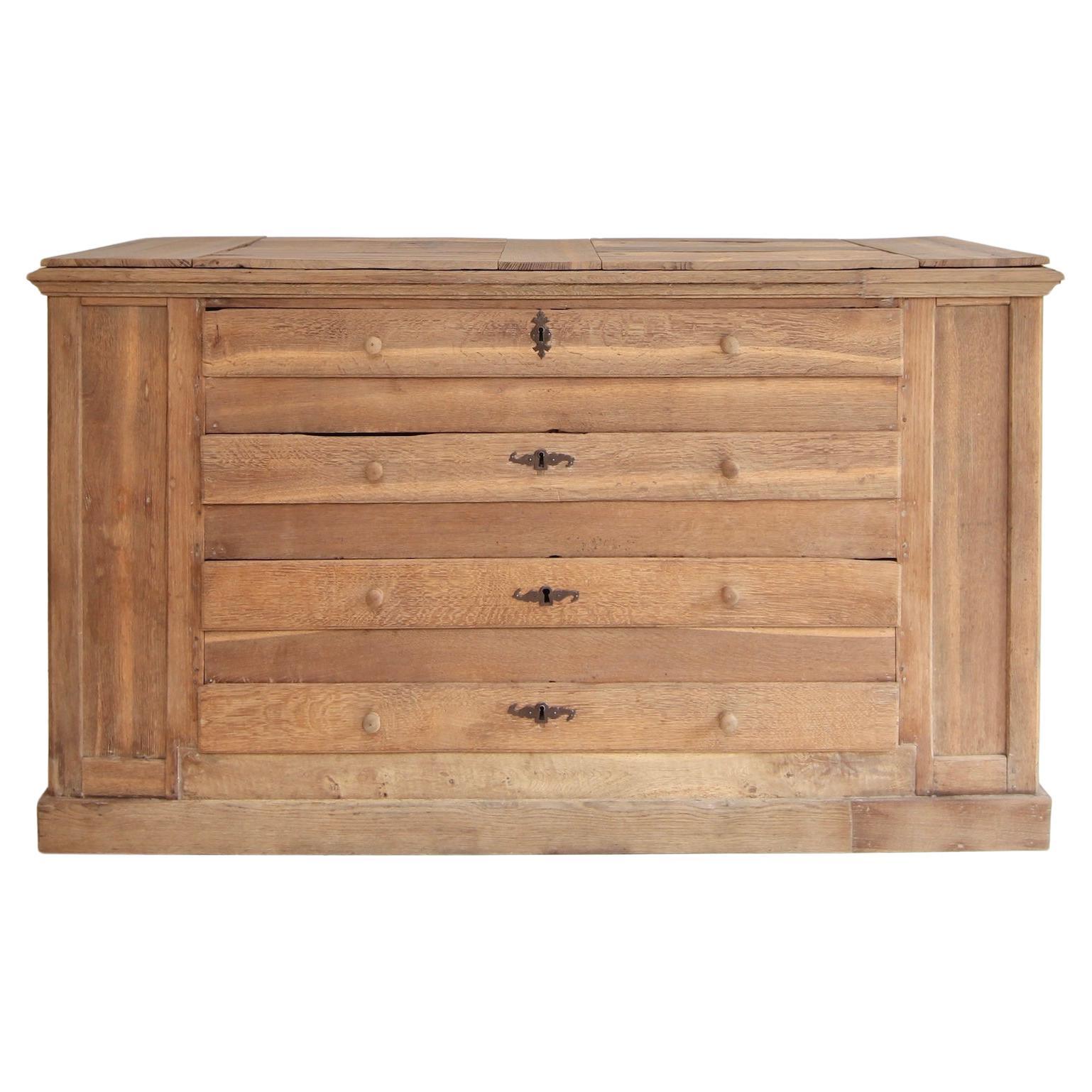 Sakristei-Schubladenschrank aus Eiche aus dem frühen 19. im Angebot