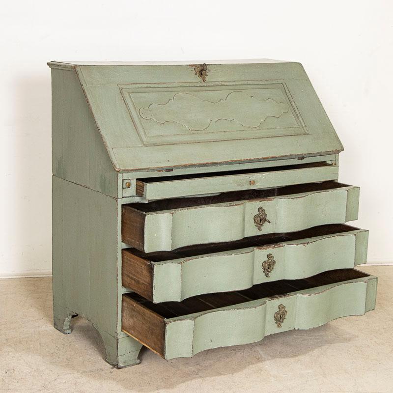 Early 19th Century Oak Secretary Bureau Painted Green In Good Condition In Round Top, TX