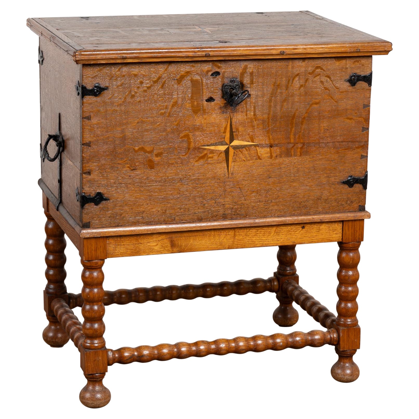 Early 19th Century Oak Trunk on Stand Side Table For Sale