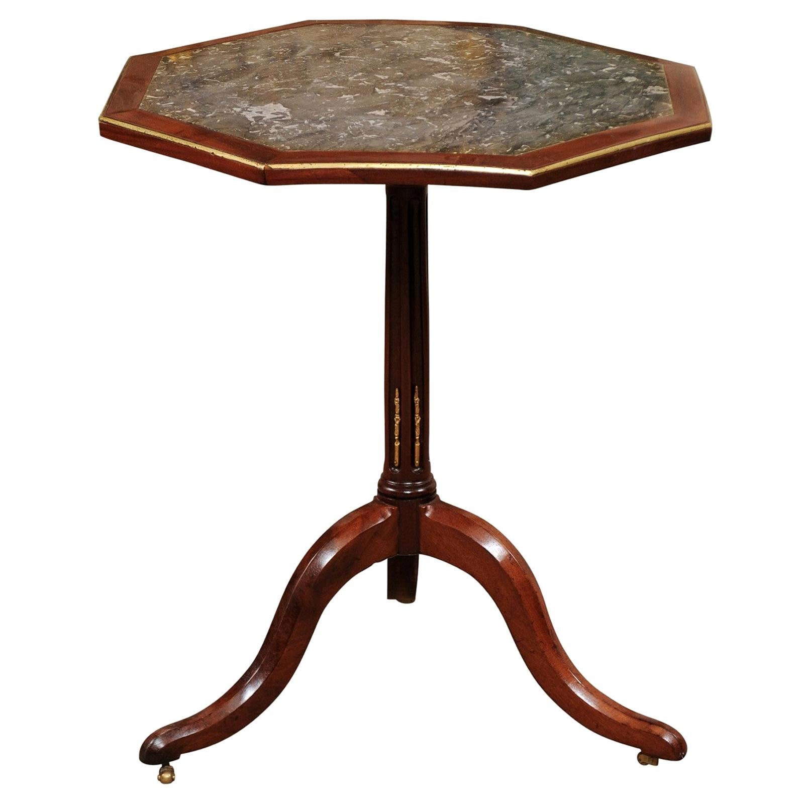 Early 19th Century Octagonal Tilt-Top in Mahogany on Tripod Base
