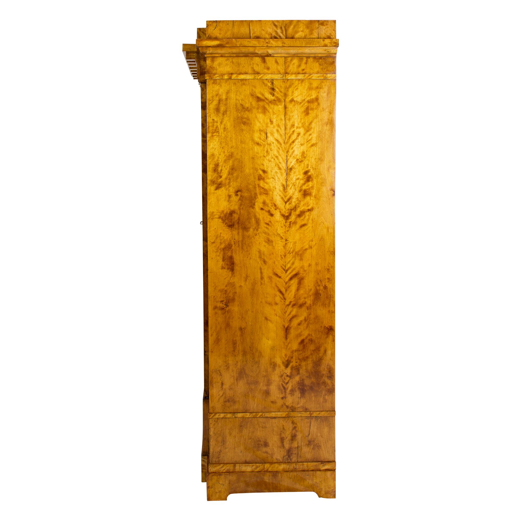 Polished Early 19th Century One-Door Biedermeier Flamed Birch Armoire / Cabinet For Sale