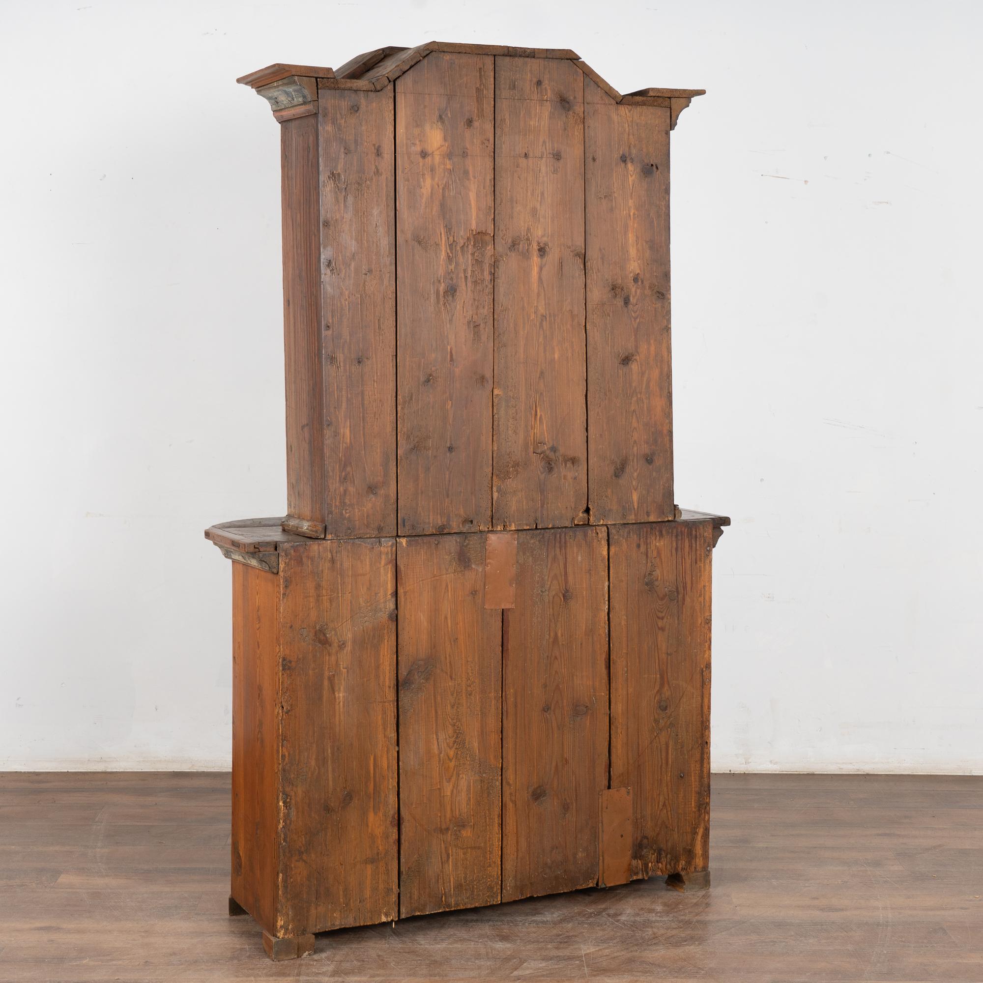 Armoire suédoise en pin peint du début du 19e siècle en vente 12