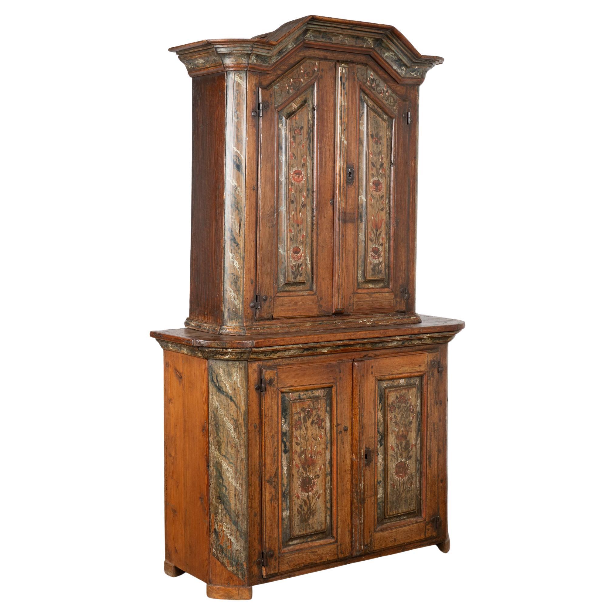 Armoire suédoise en pin peint du début du 19e siècle