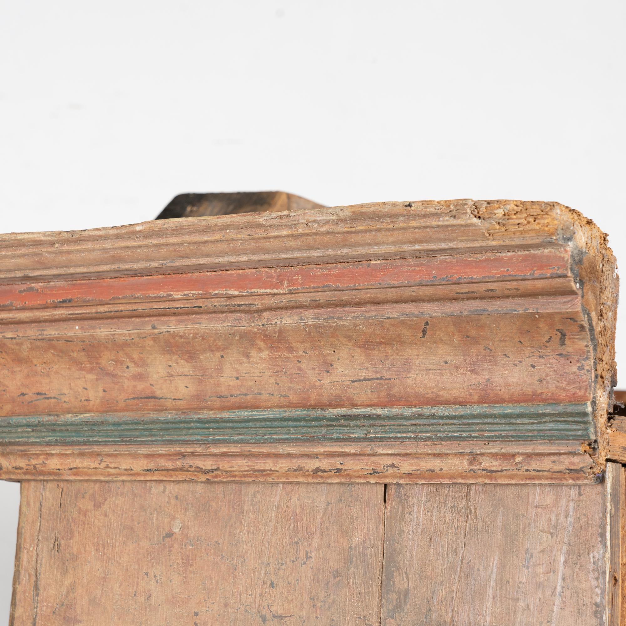 Armario de una puerta de pino sueco pintado original de principios del siglo XIX en venta 8
