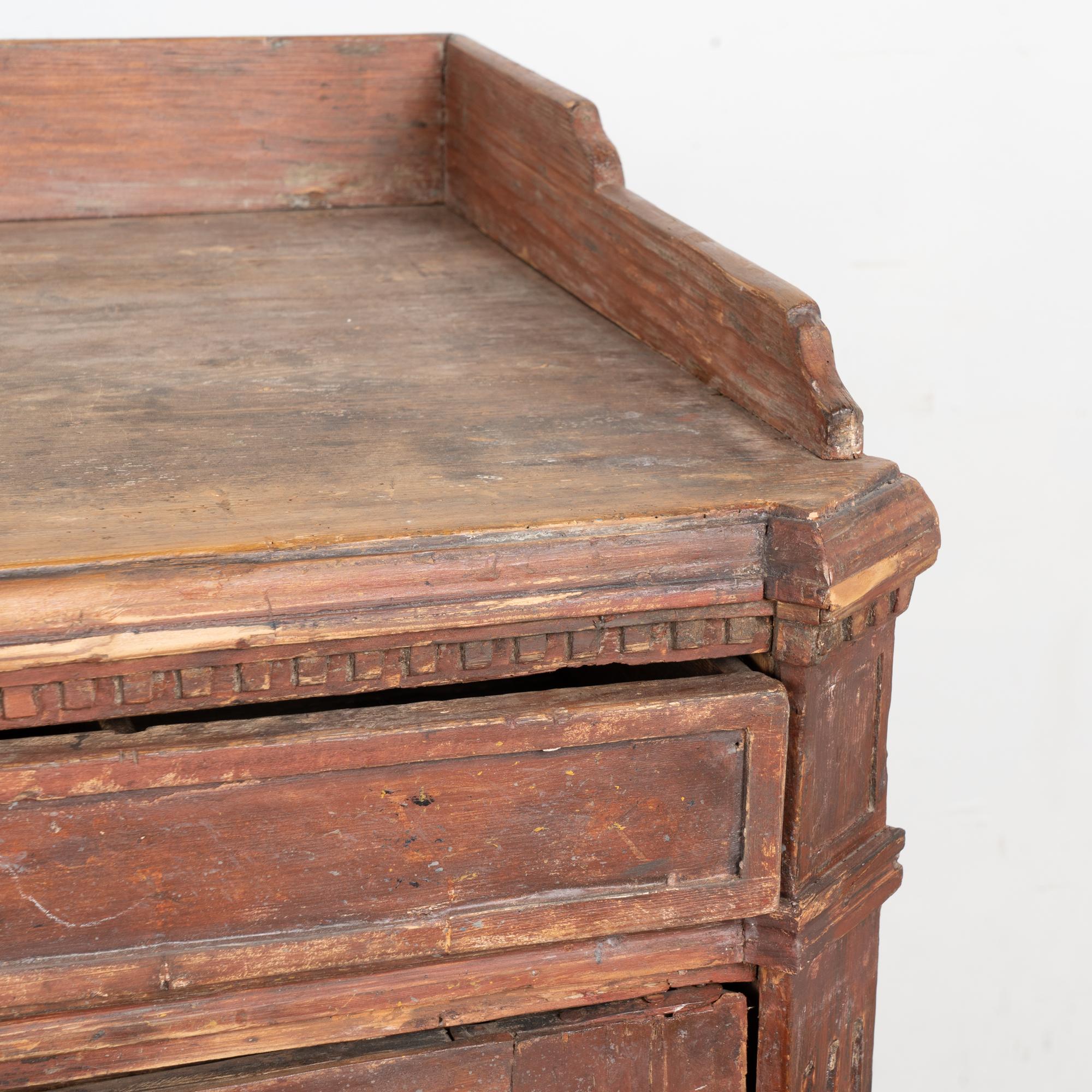 Fer Early 19th Century Original Red Painted Swedish Pine Sideboard Buffet en vente