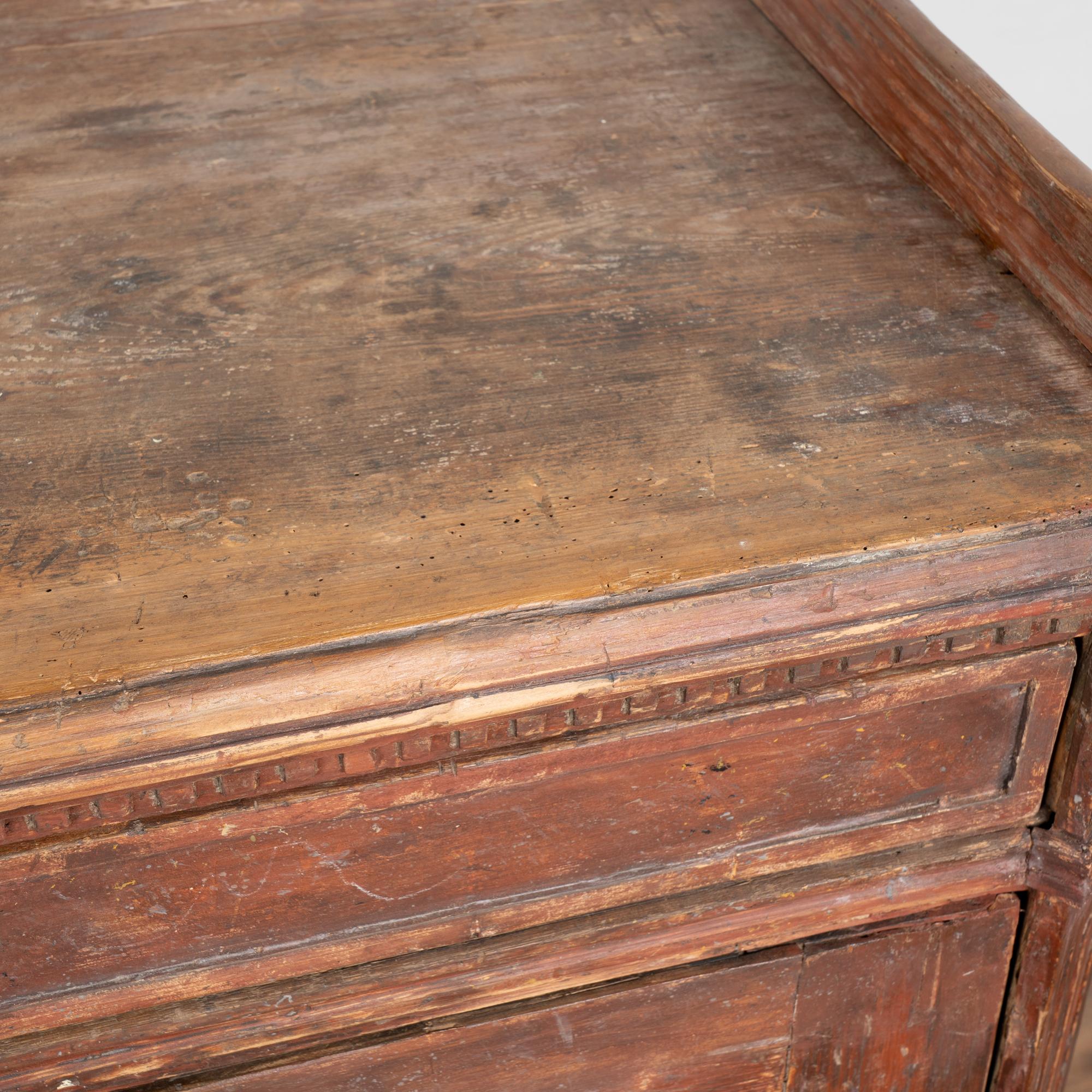 Early 19th Century Original Red Painted Swedish Pine Sideboard Buffet en vente 1