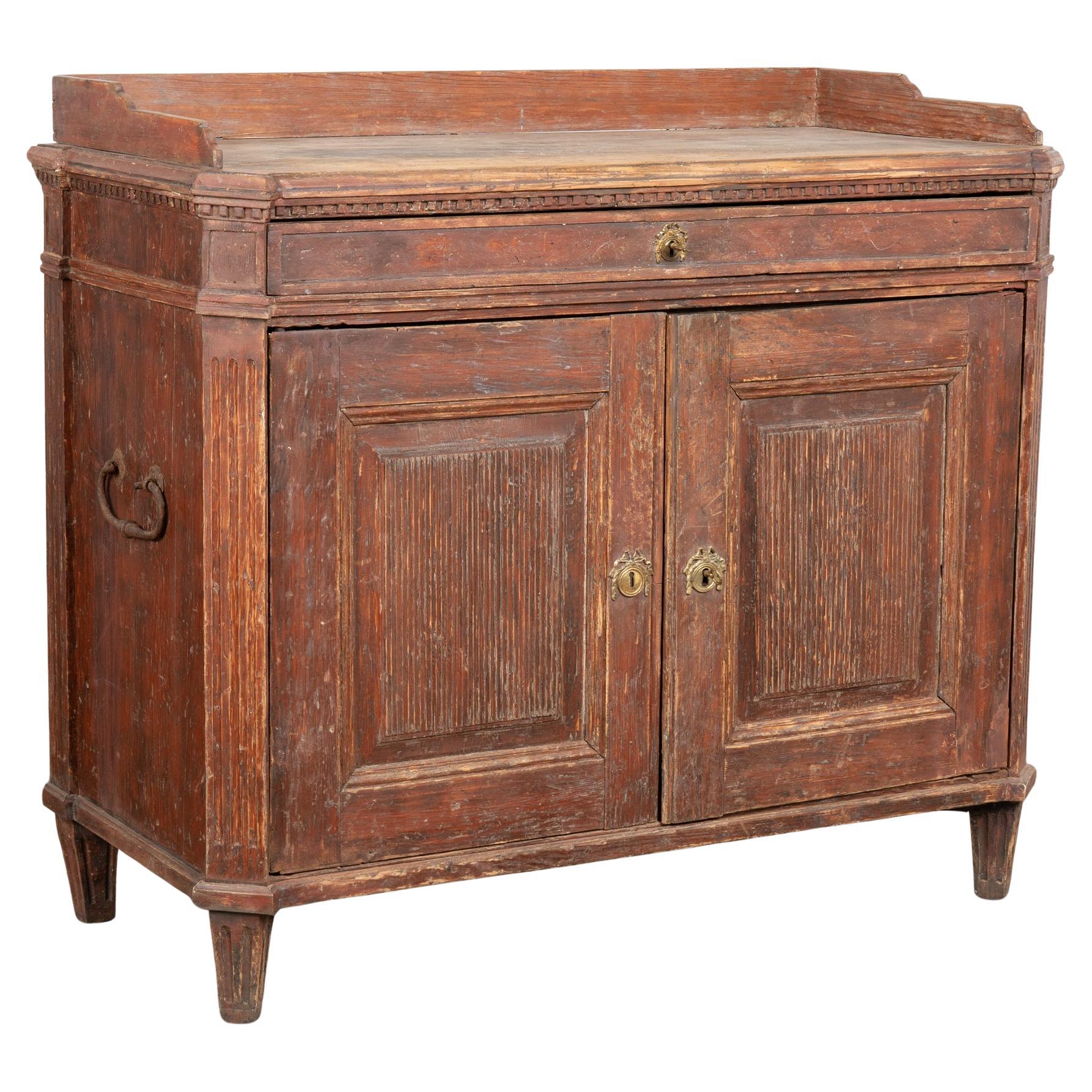 Early 19th Century Original Red Painted Swedish Pine Sideboard Buffet
