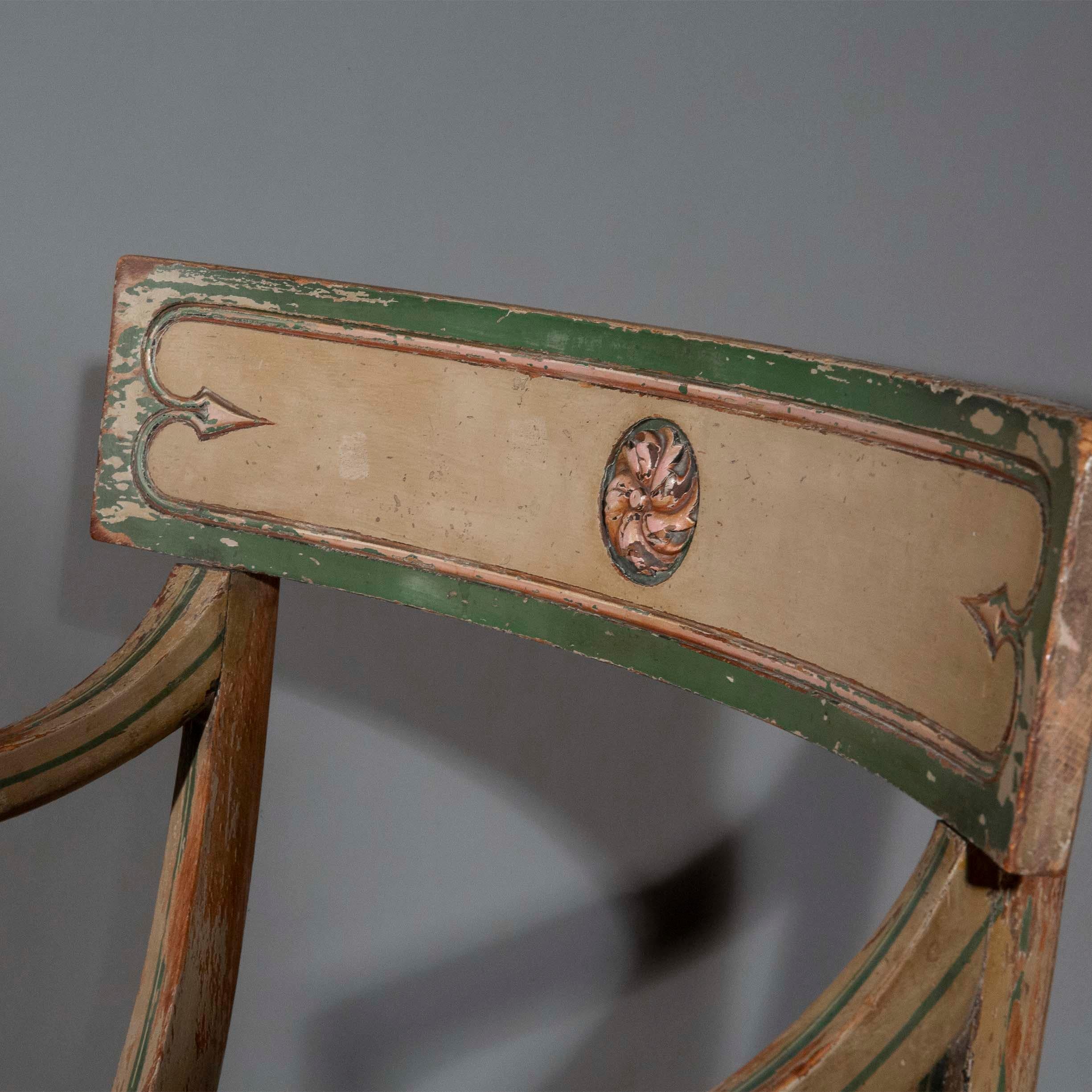 Raro sillón pintado del siglo XIX atribuido a Gillows en venta 3