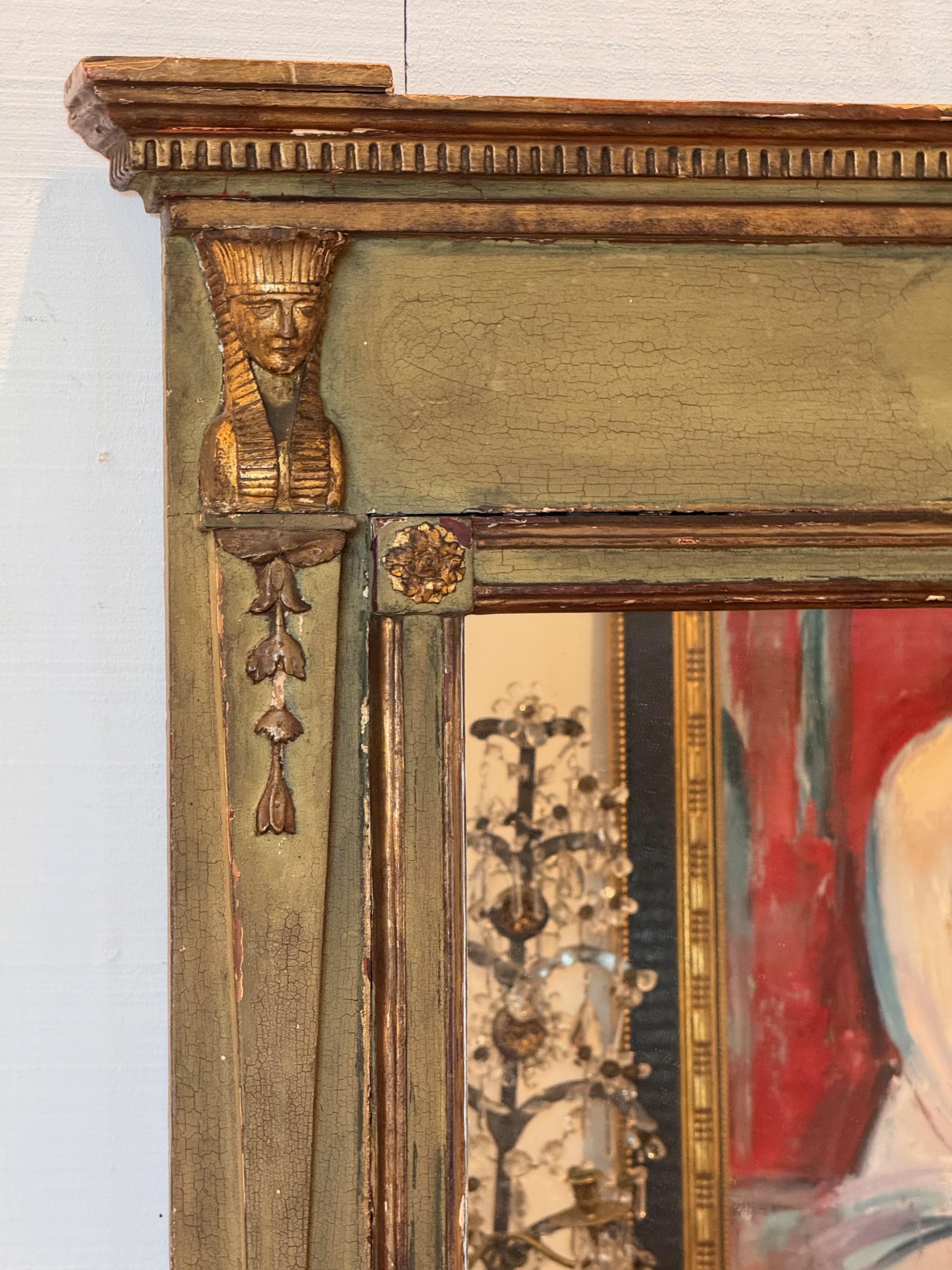 XIXe siècle Début du 19e siècle, miroir peint de style Revive égyptien en vente