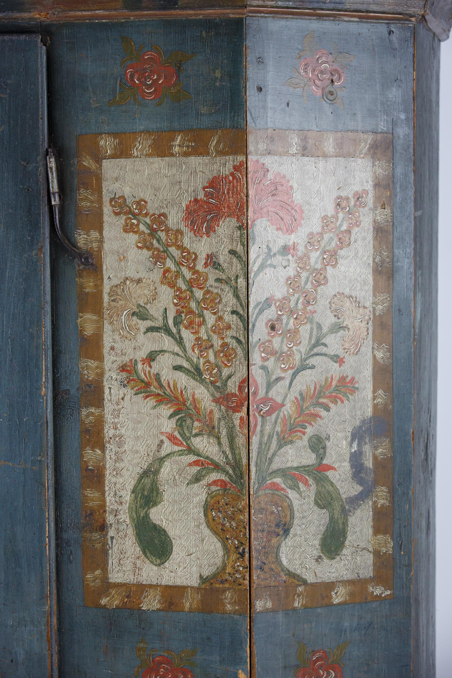 Early 19th Century Painted Marriage Cupboard 6