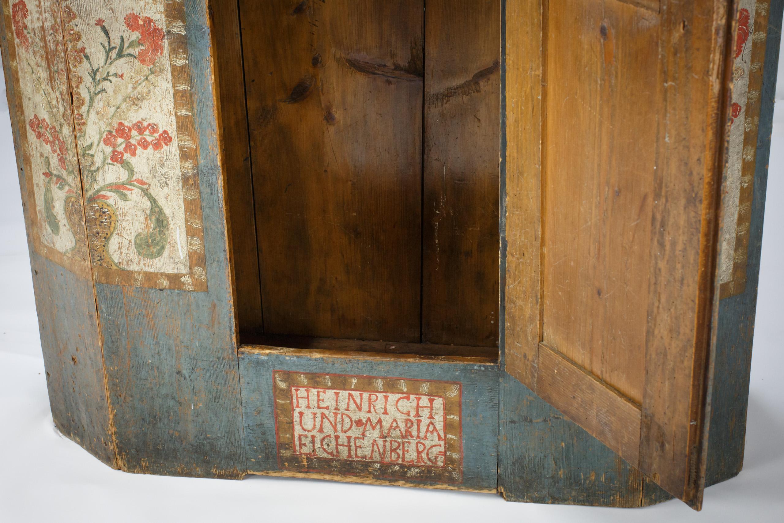 Early 19th Century Painted Marriage Cupboard In Fair Condition In Pease pottage, West Sussex