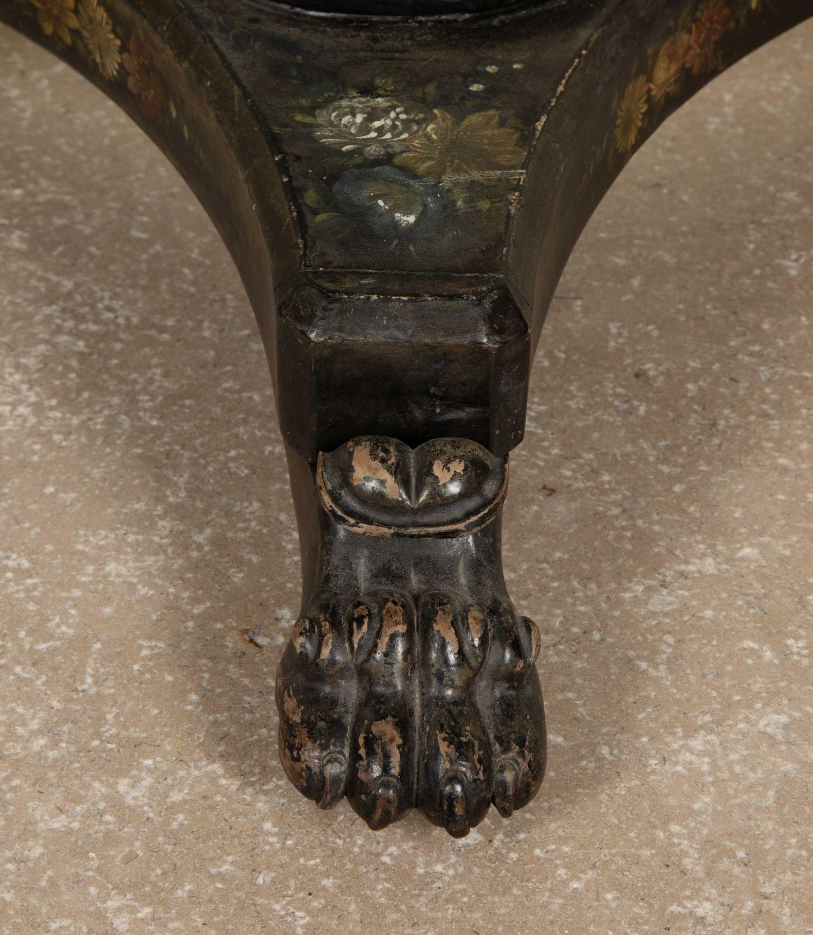 Mesa Pontypool de pizarra pintada y japonizada de principios del siglo XIX en venta 1
